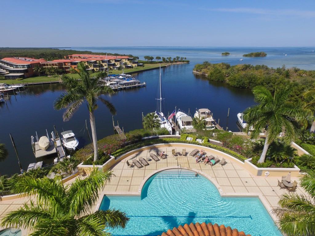 Image 36 of 62 For 3321 Sunset Key Circle 309