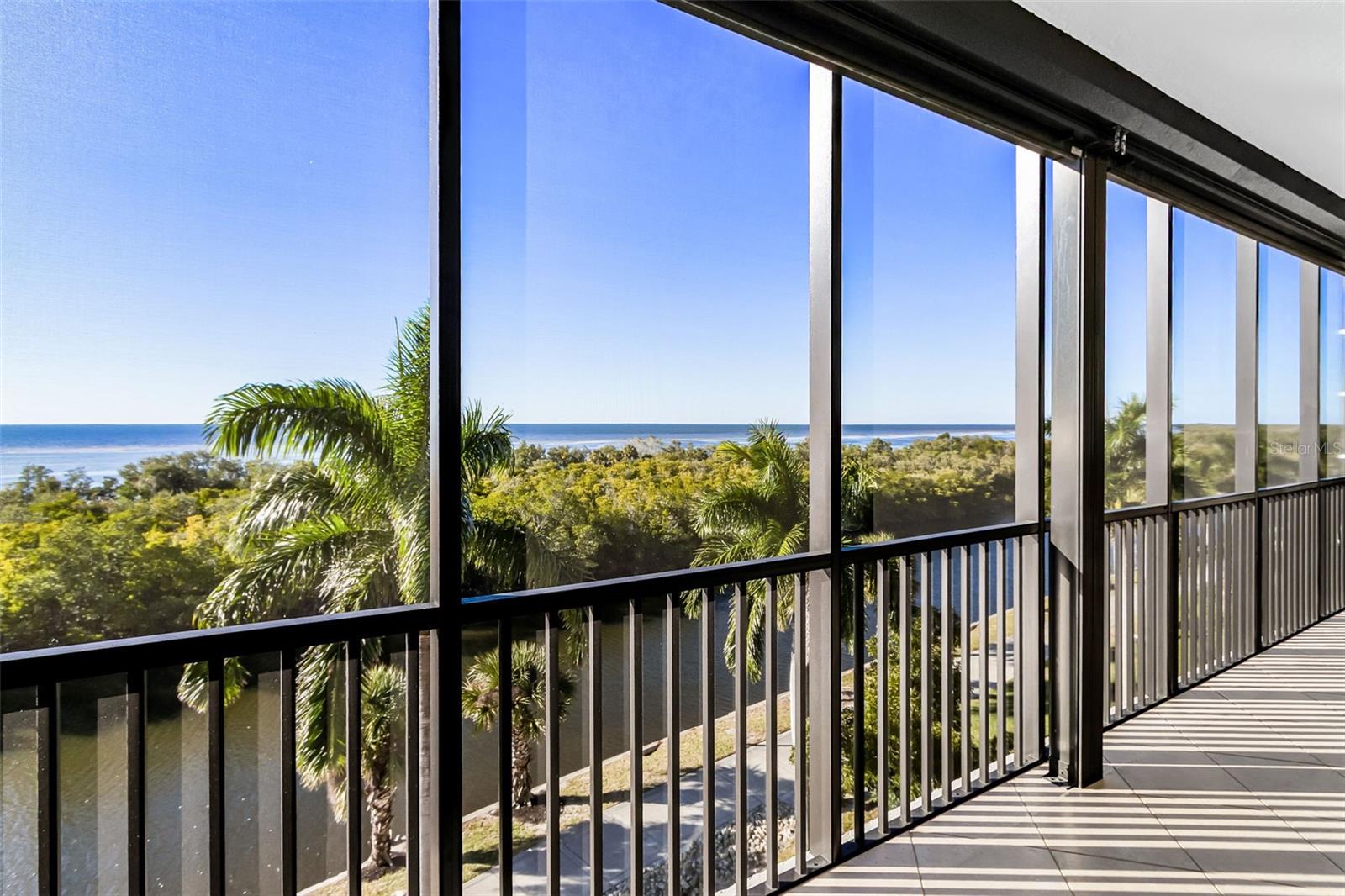 Image 9 of 62 For 3321 Sunset Key Circle 309