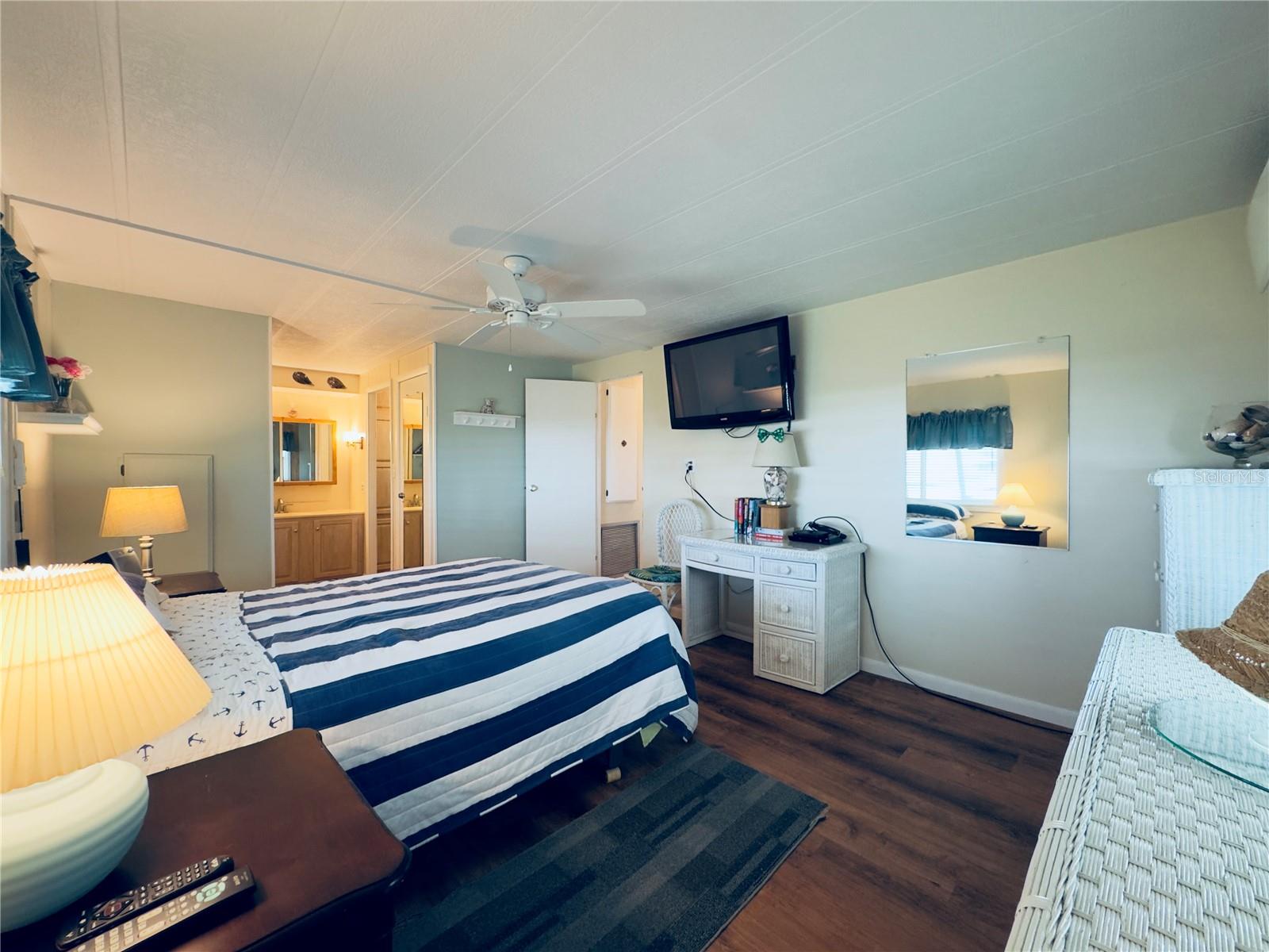 Image 11 of 45 For 646 Fairmount Drive