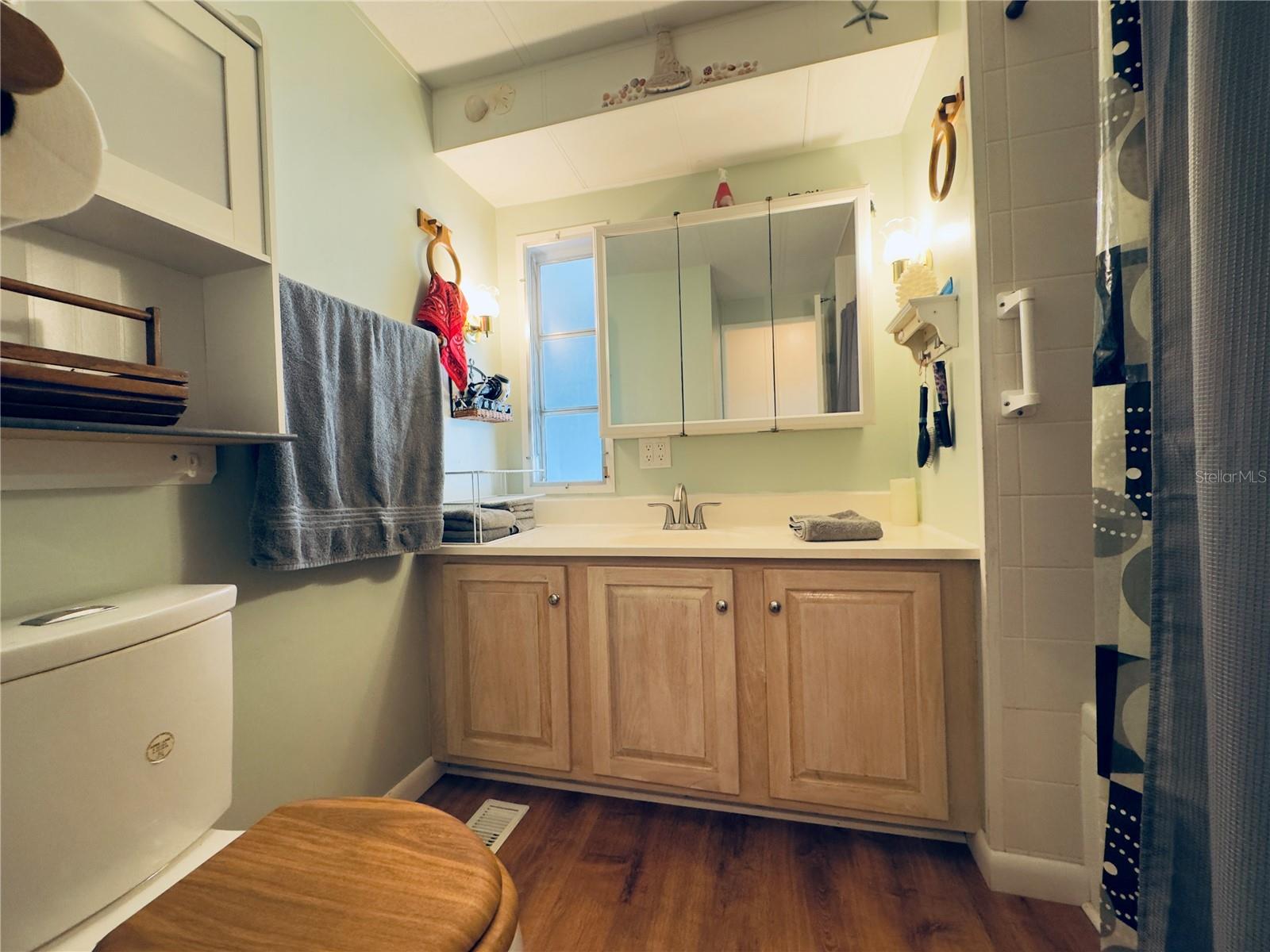 Image 12 of 45 For 646 Fairmount Drive