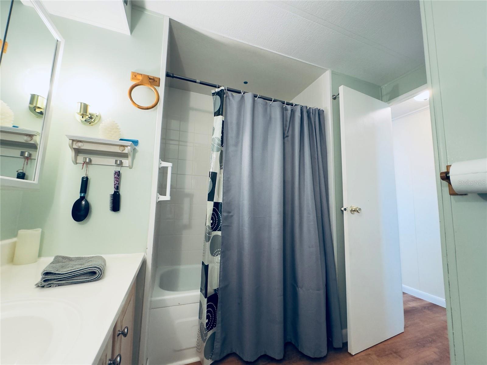 Image 13 of 45 For 646 Fairmount Drive