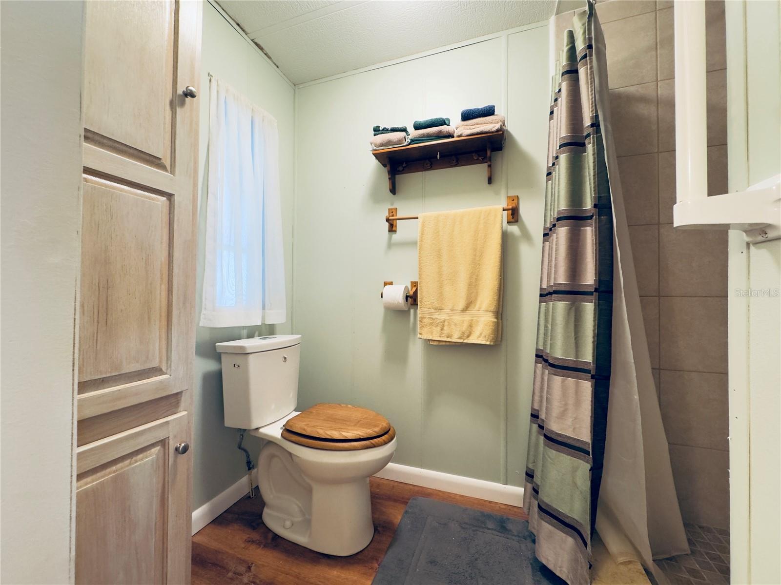 Image 17 of 45 For 646 Fairmount Drive