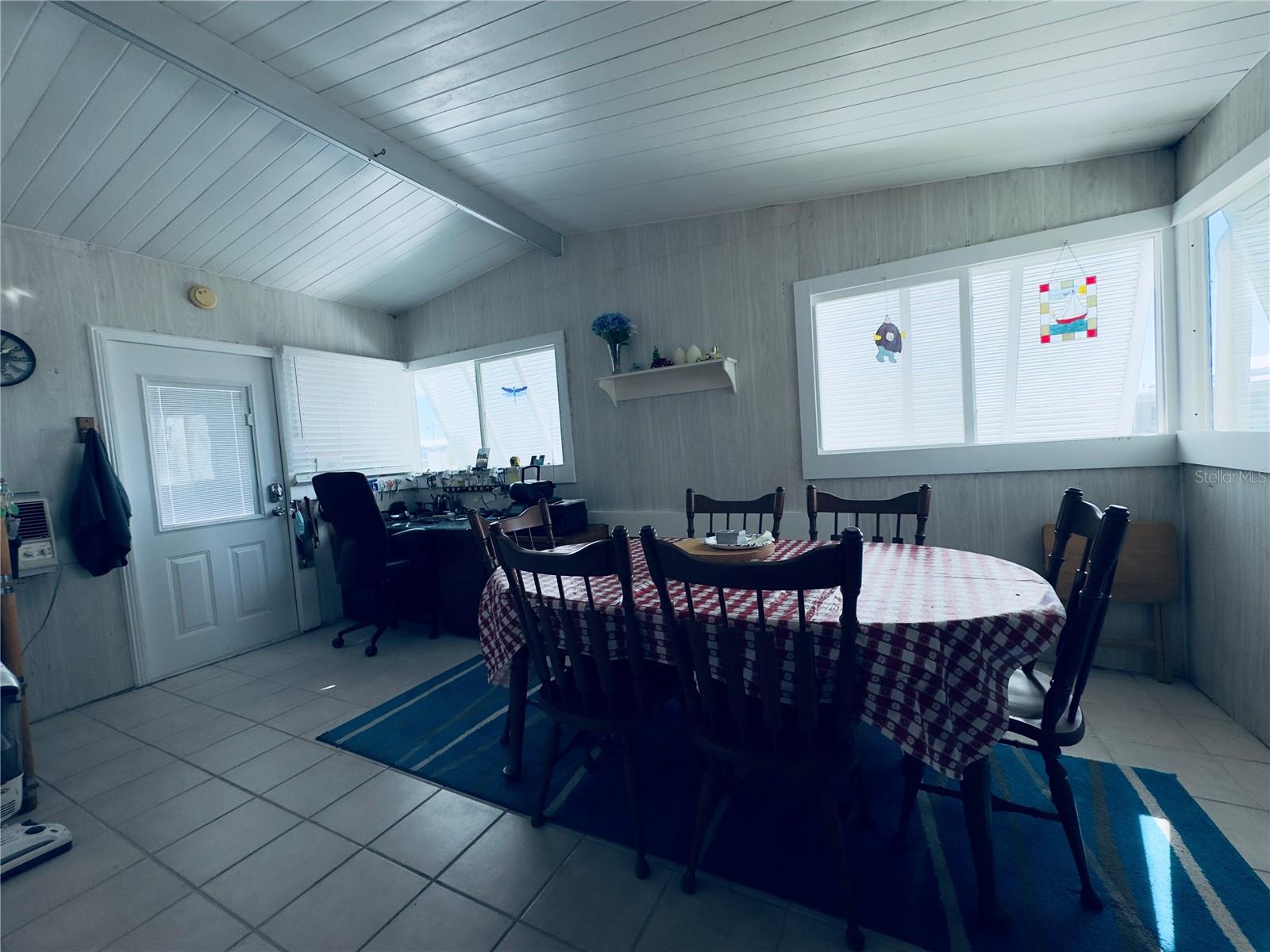 Image 19 of 45 For 646 Fairmount Drive