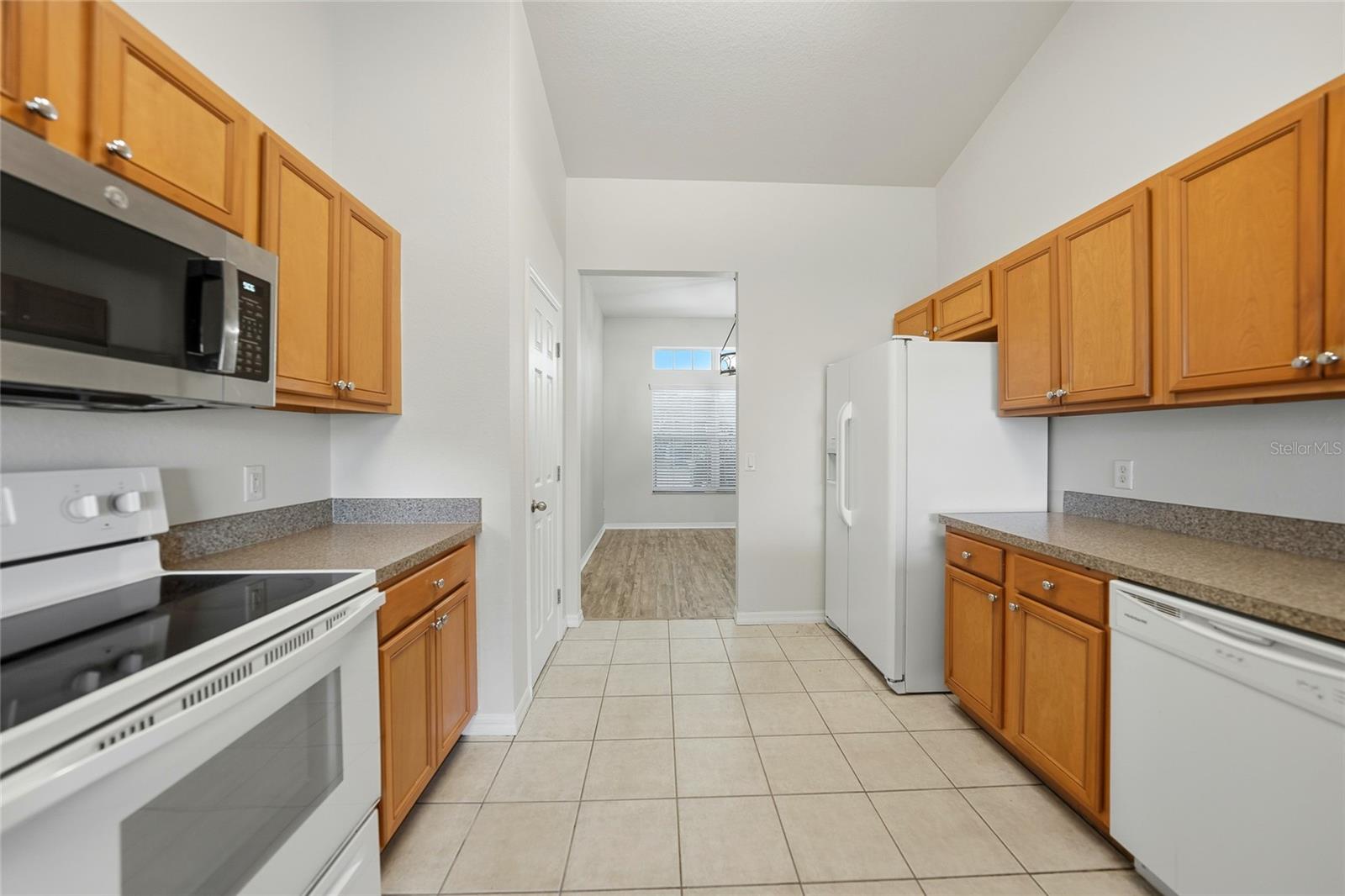 Image 10 of 36 For 25500 Barinas Drive