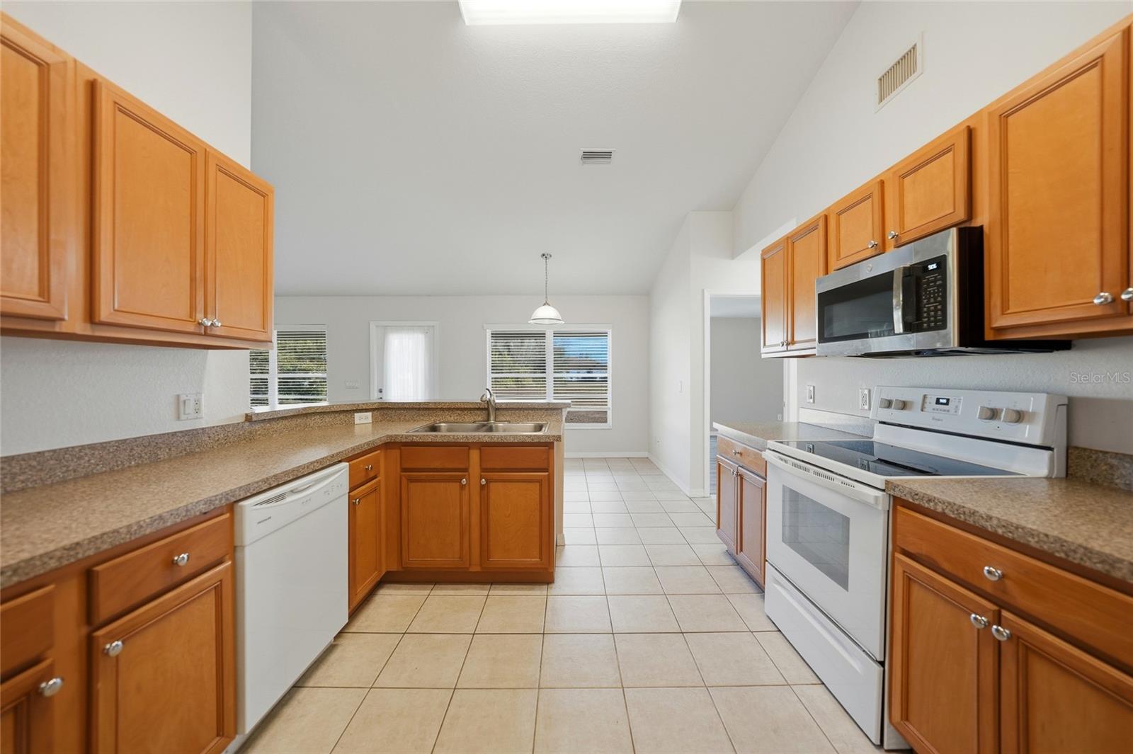 Image 11 of 36 For 25500 Barinas Drive