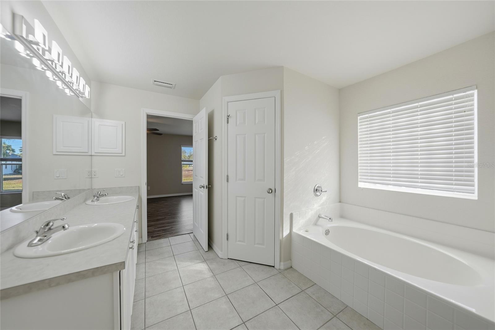 Image 21 of 36 For 25500 Barinas Drive