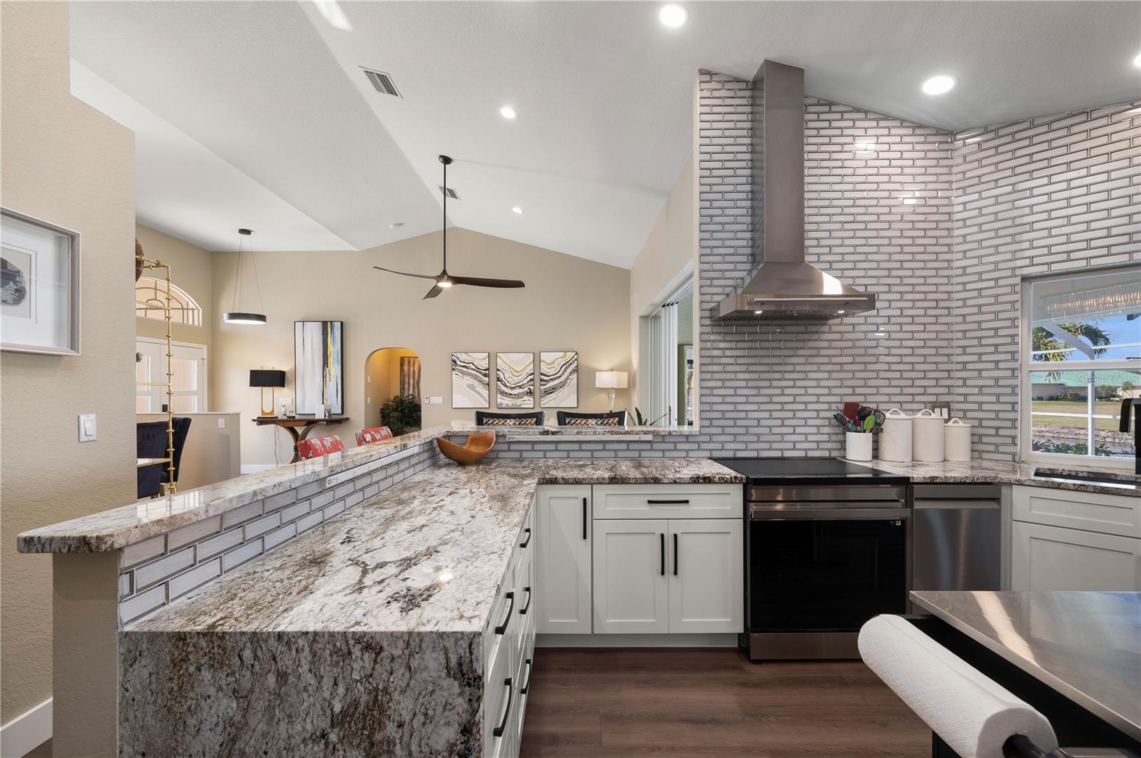 Image 10 of 41 For 1512 Suzi Street