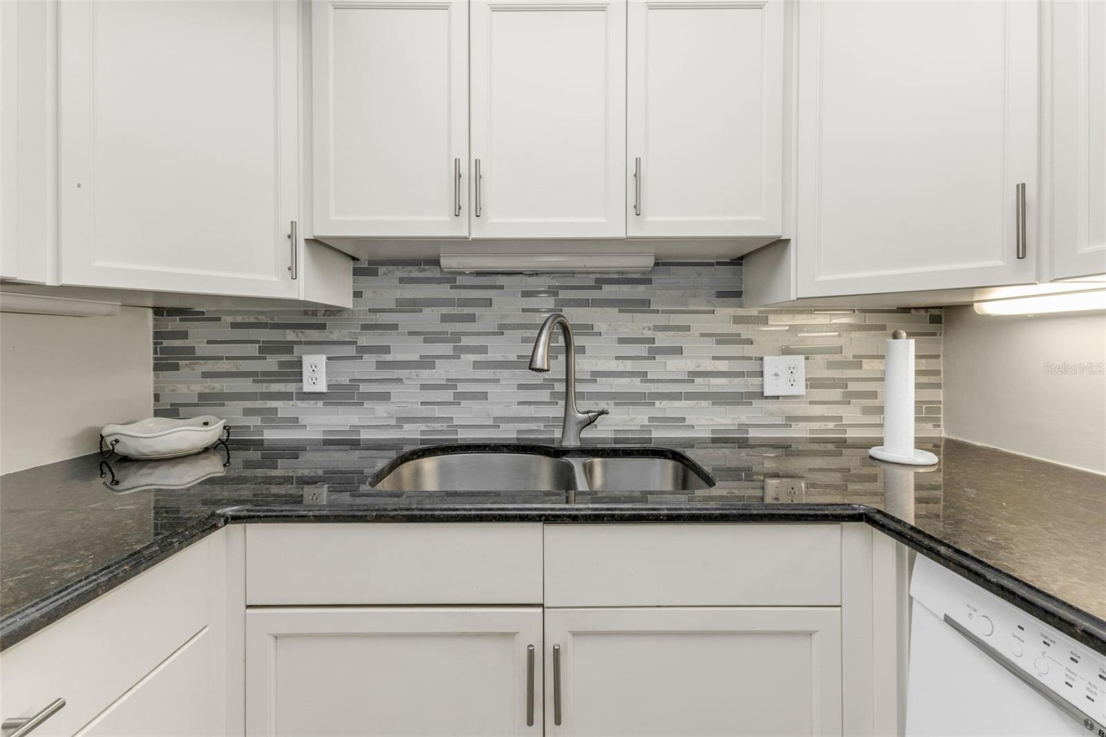 Image 11 of 25 For 2290 Aaron Street 213