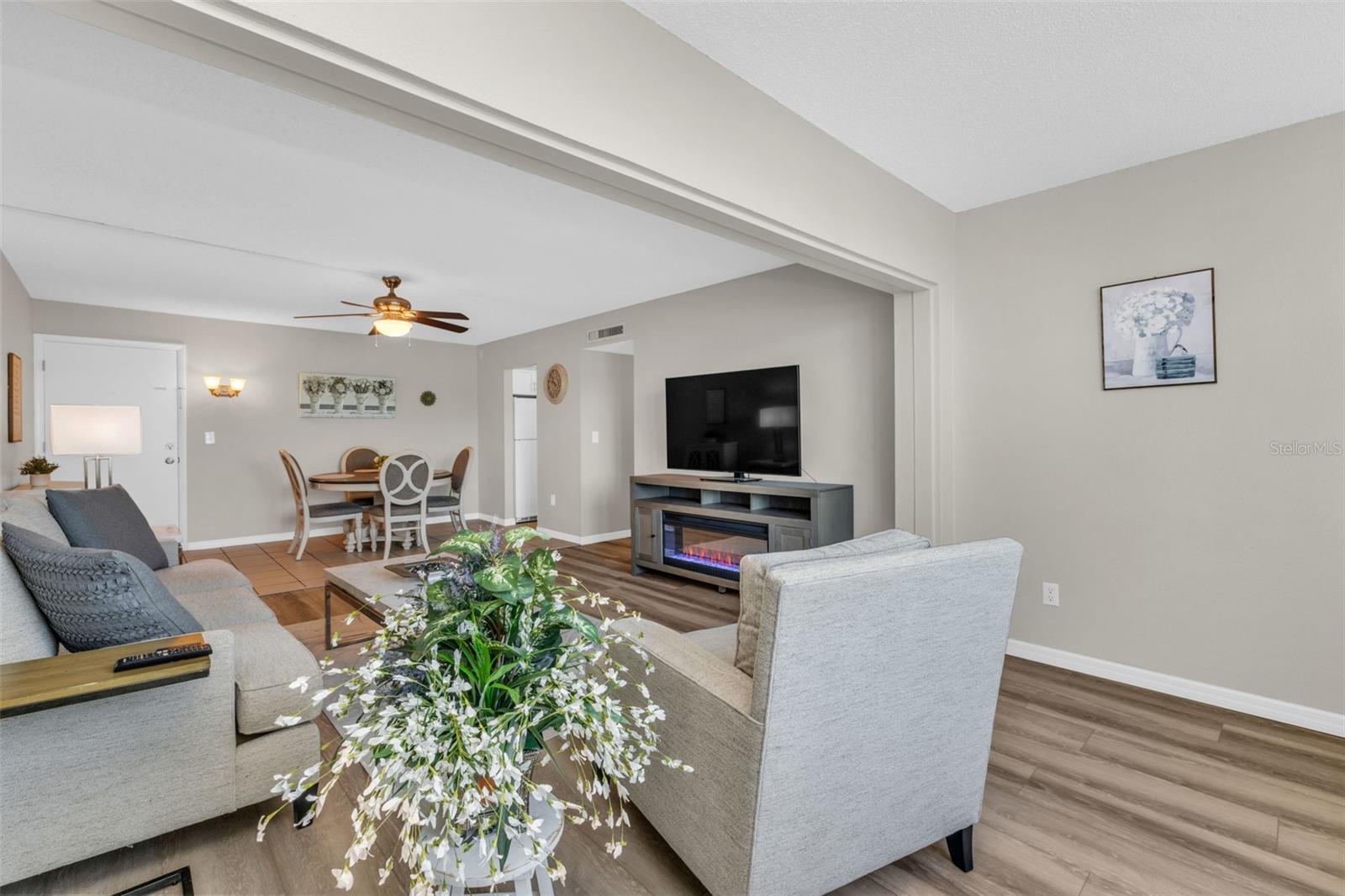 Image 15 of 25 For 2290 Aaron Street 213