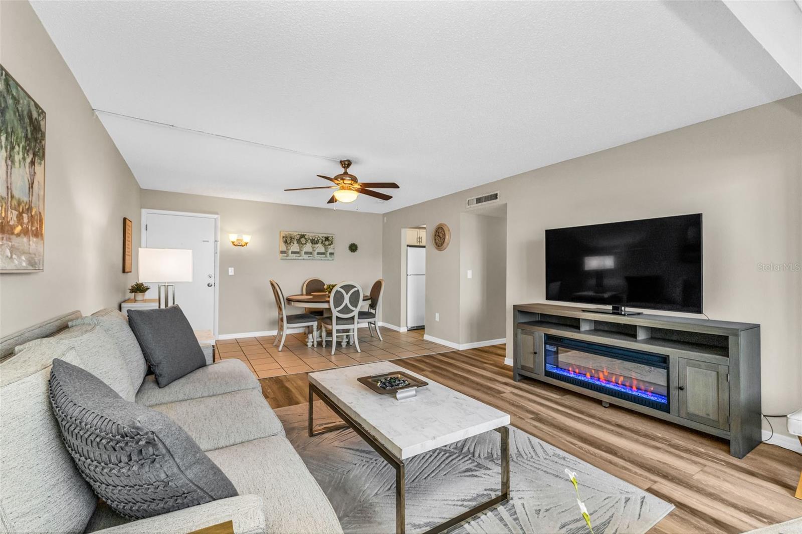 Image 16 of 25 For 2290 Aaron Street 213