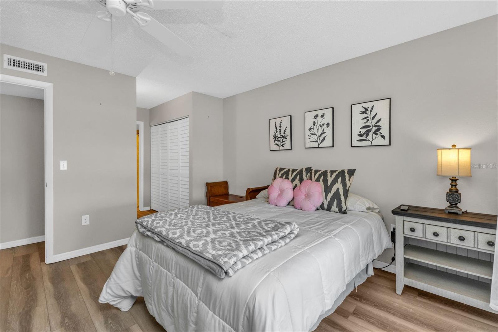 Image 19 of 25 For 2290 Aaron Street 213