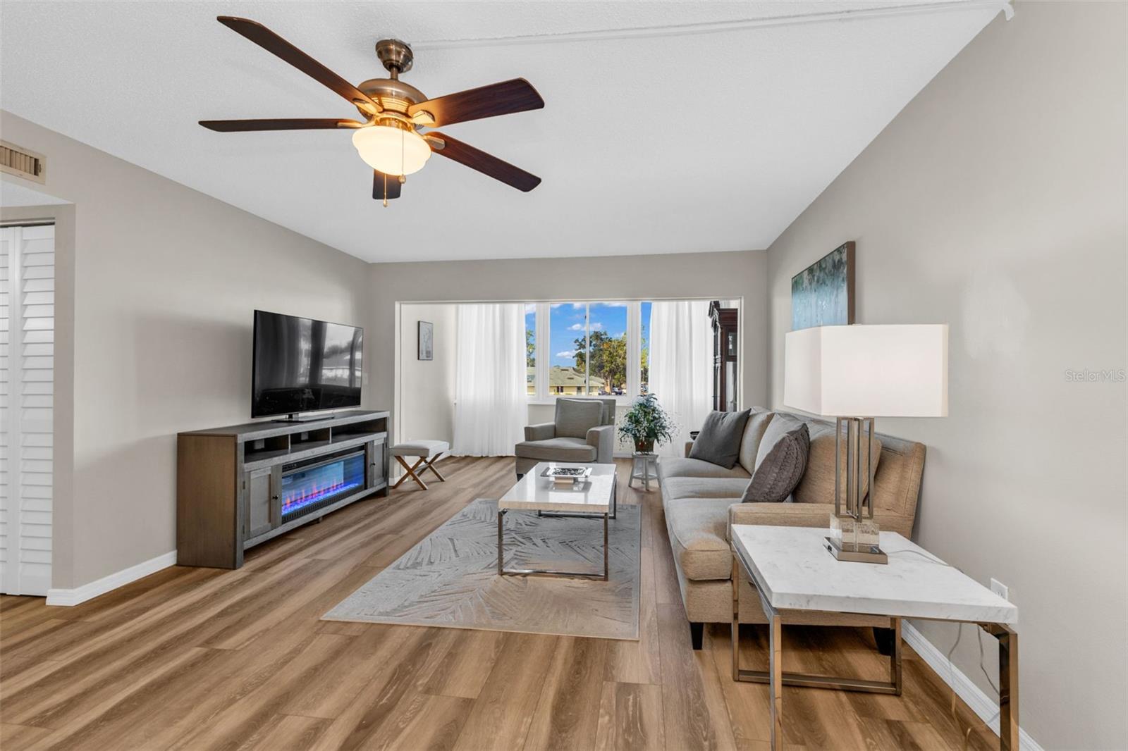 Image 5 of 25 For 2290 Aaron Street 213