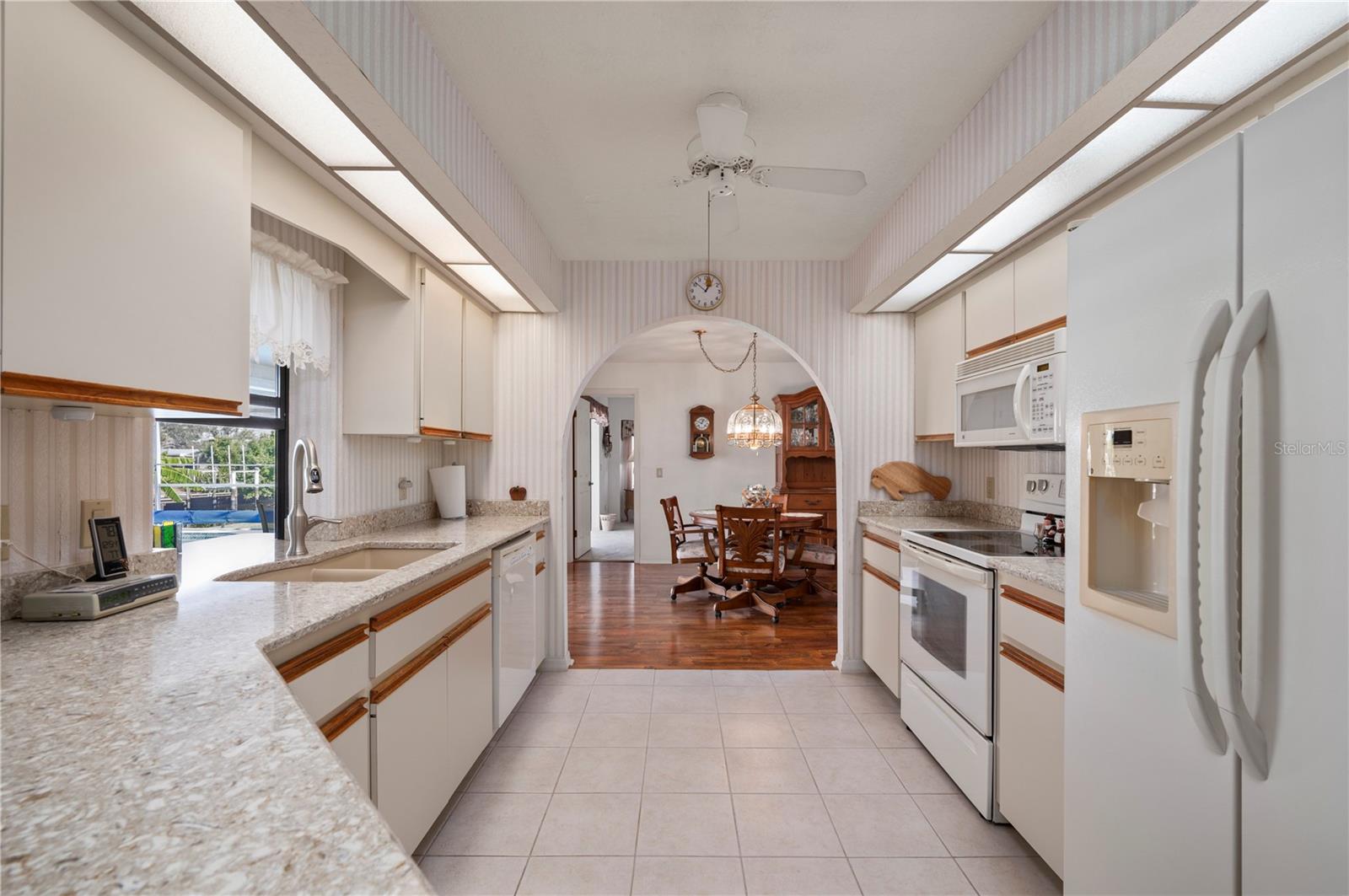 Image 12 of 67 For 750 Sturgeon Place