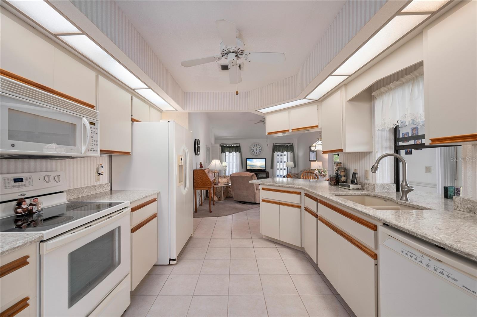 Image 16 of 67 For 750 Sturgeon Place