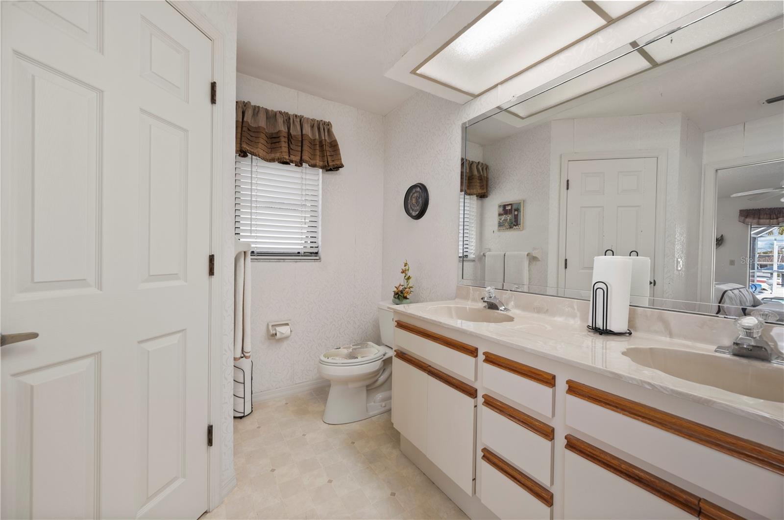 Image 36 of 67 For 750 Sturgeon Place