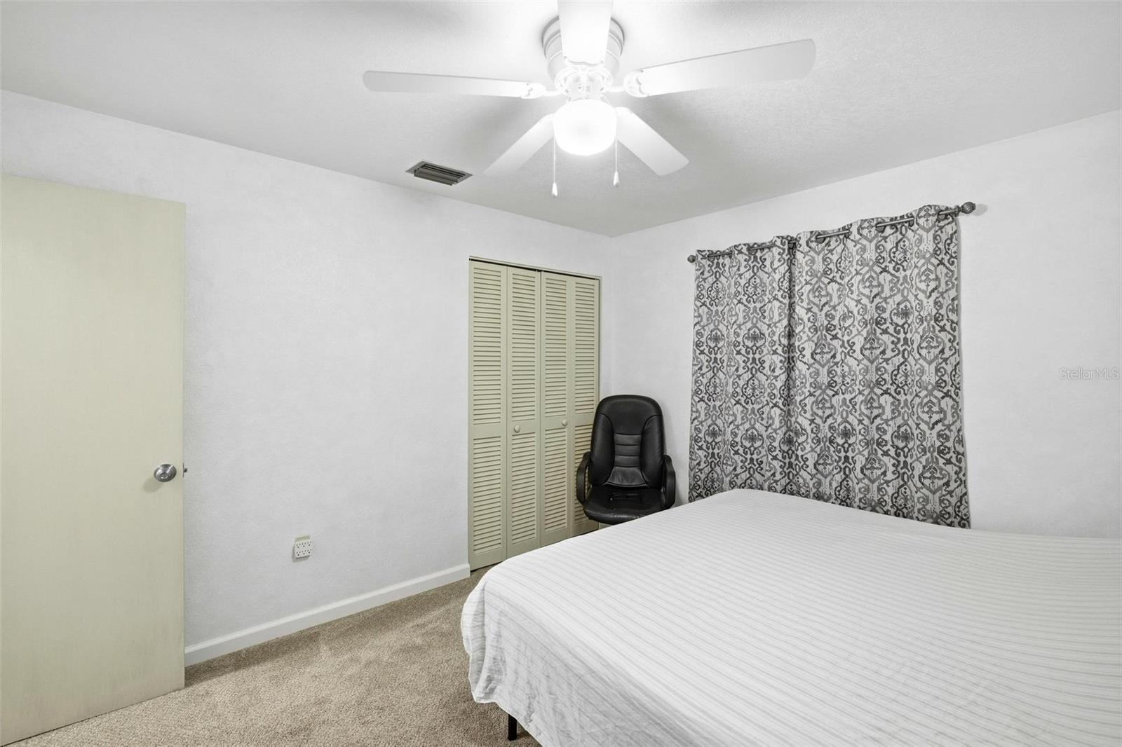 Image 13 of 30 For 24540 Harborview Road F1