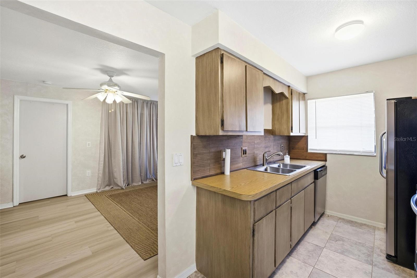 Image 16 of 30 For 24540 Harborview Road F1