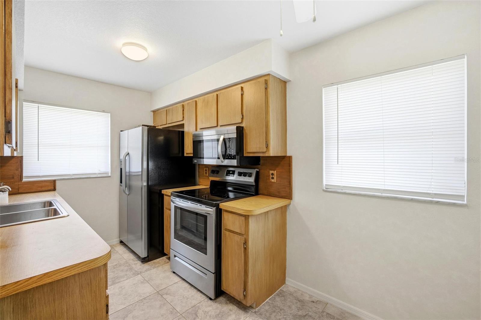 Image 17 of 30 For 24540 Harborview Road F1