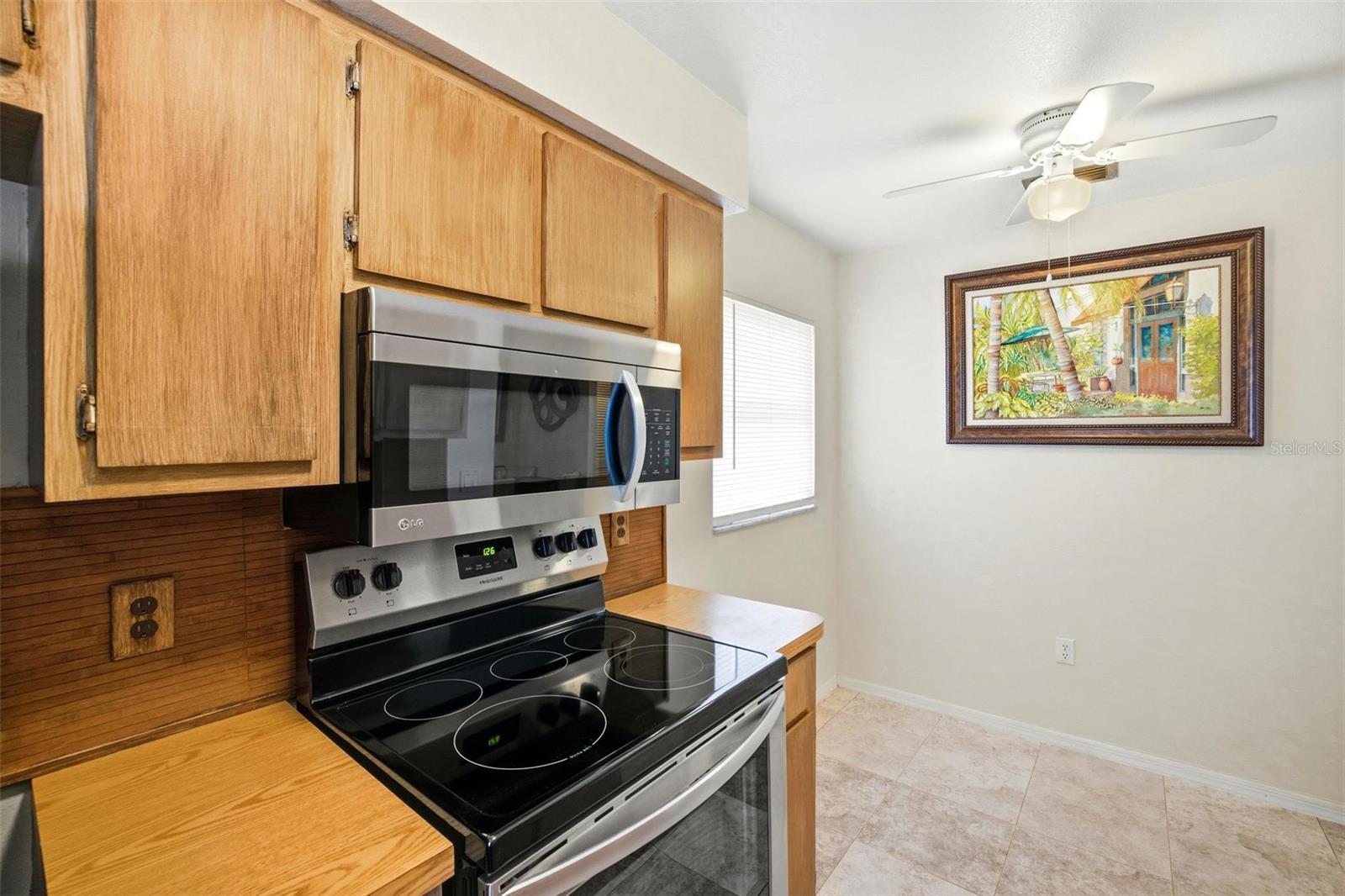 Image 18 of 30 For 24540 Harborview Road F1