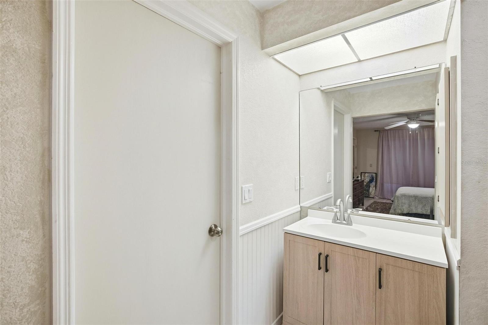 Image 20 of 30 For 24540 Harborview Road F1