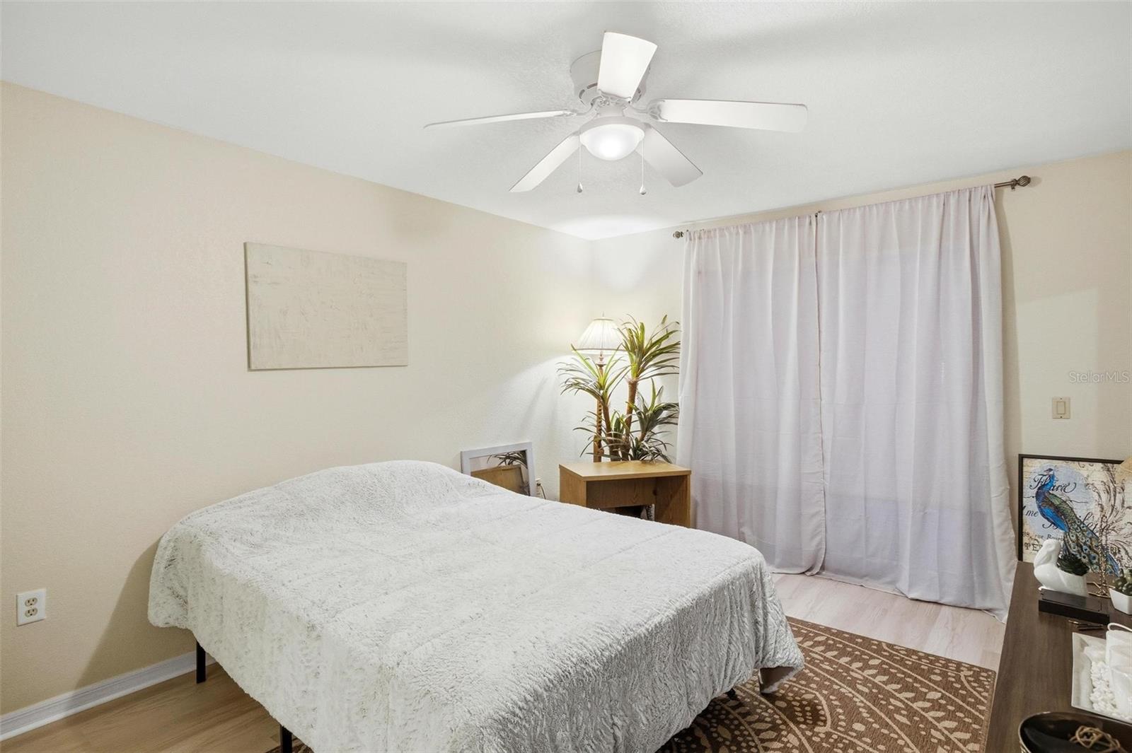 Image 22 of 30 For 24540 Harborview Road F1