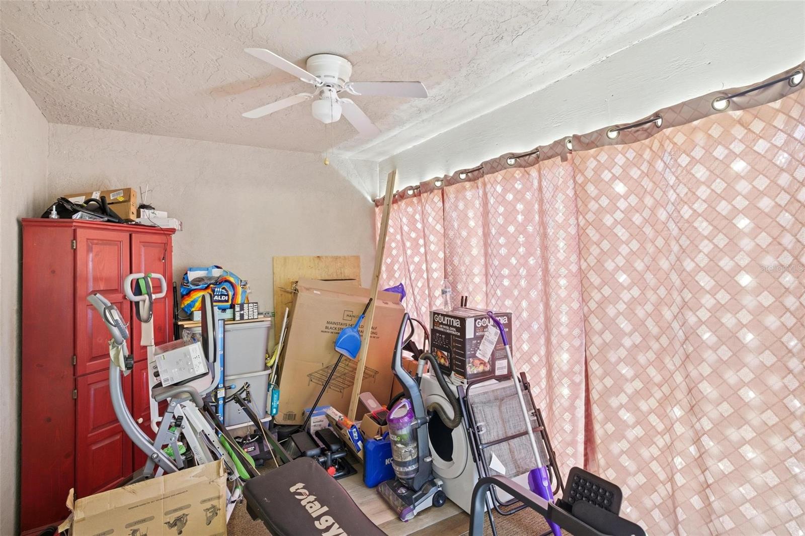 Image 24 of 30 For 24540 Harborview Road F1