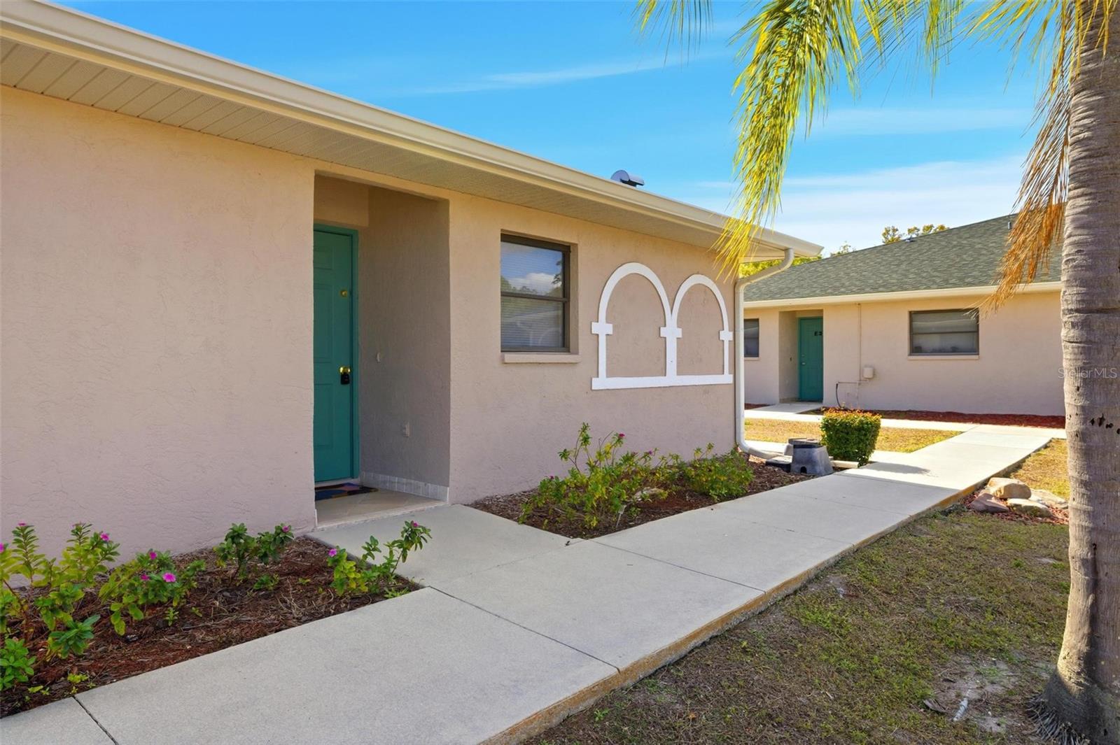 Image 3 of 30 For 24540 Harborview Road F1