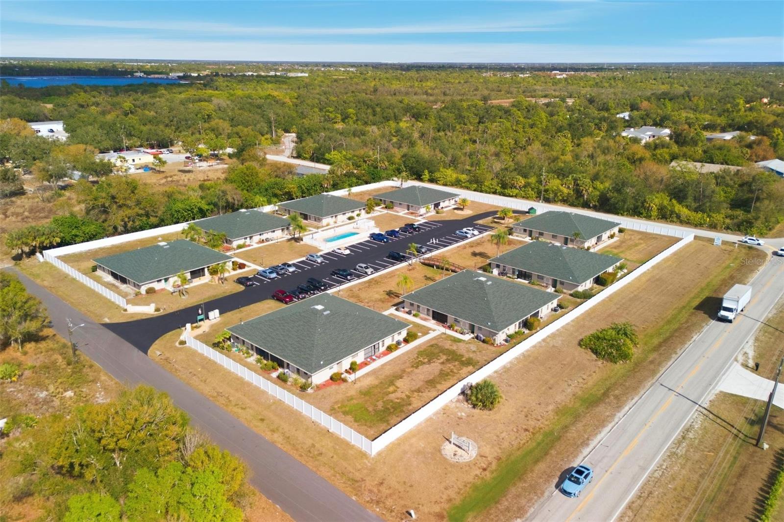 Image 4 of 30 For 24540 Harborview Road F1