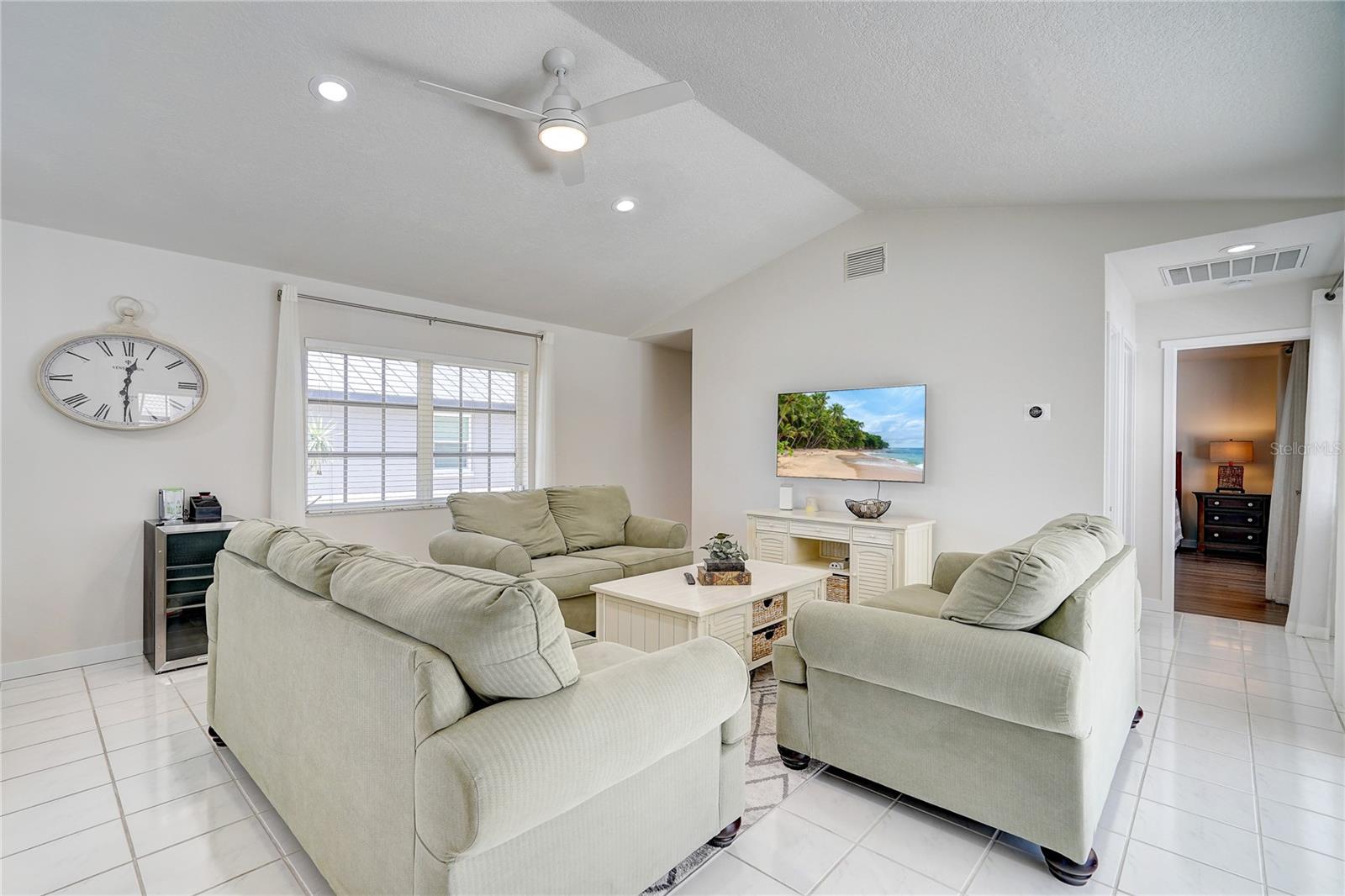 Image 24 of 53 For 4030 Cape Haze Drive