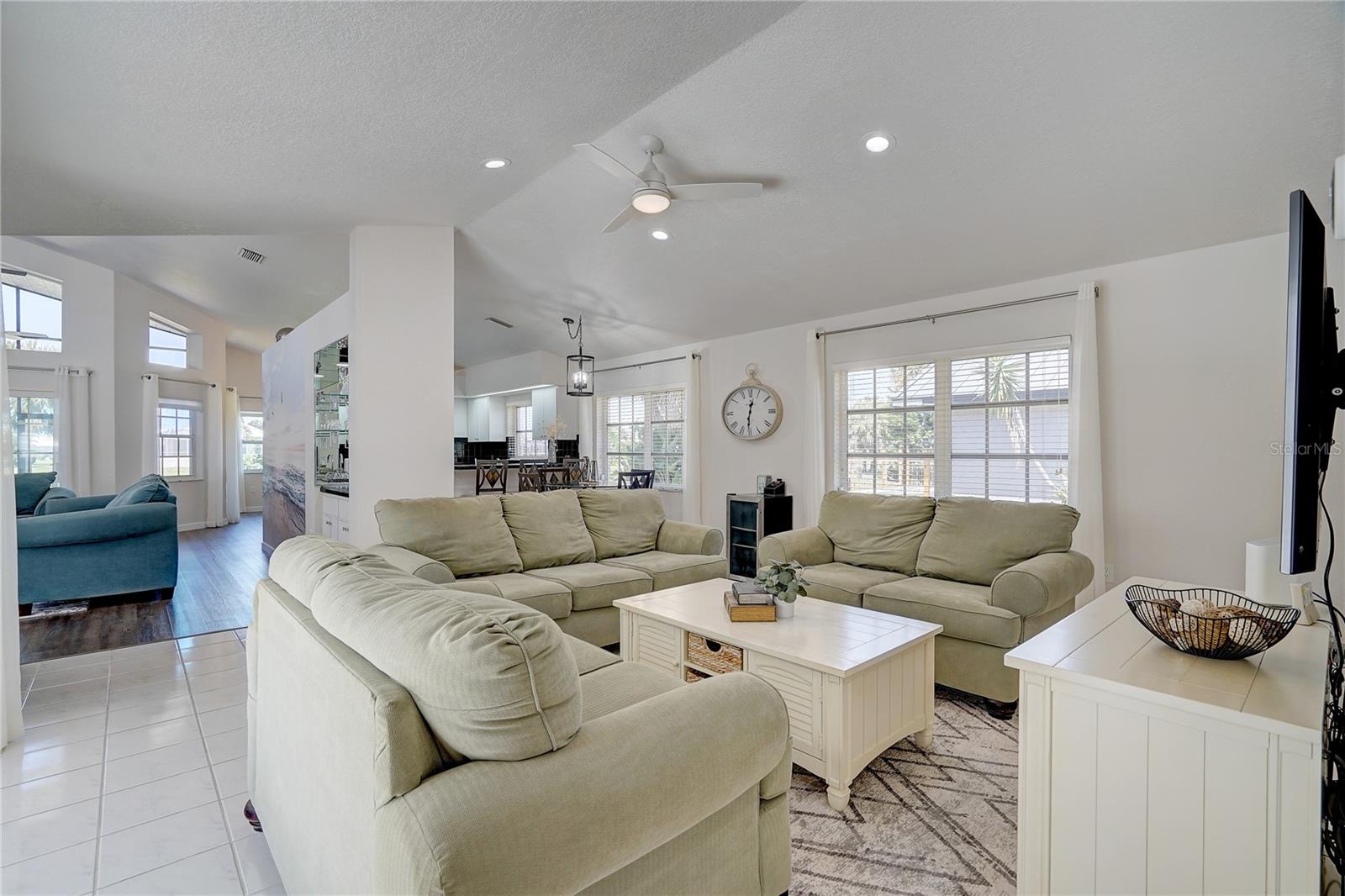 Image 25 of 53 For 4030 Cape Haze Drive