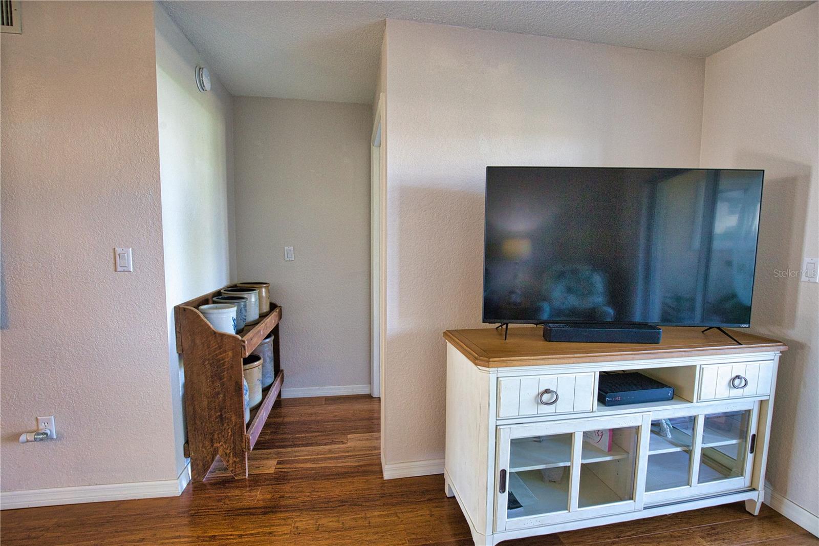 Image 19 of 40 For 5725 Greenwood Avenue 3103