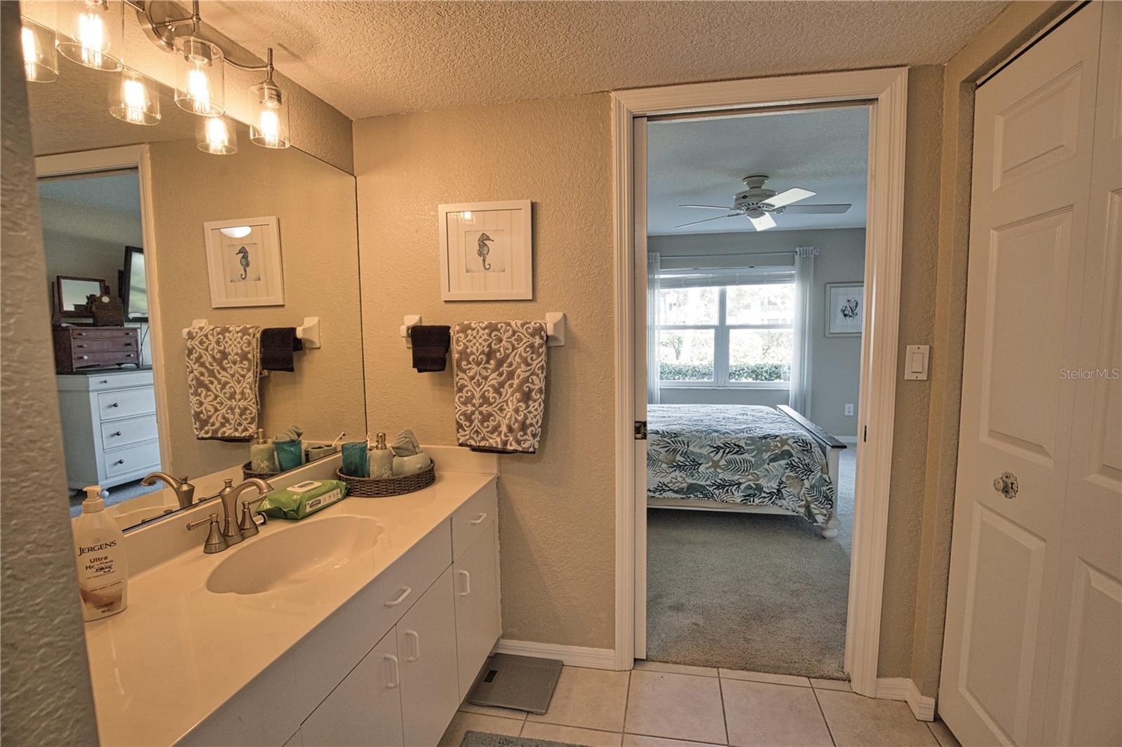 Image 33 of 40 For 5725 Greenwood Avenue 3103