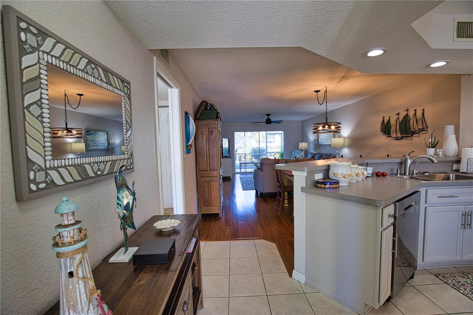 Image 5 of 40 For 5725 Greenwood Avenue 3103