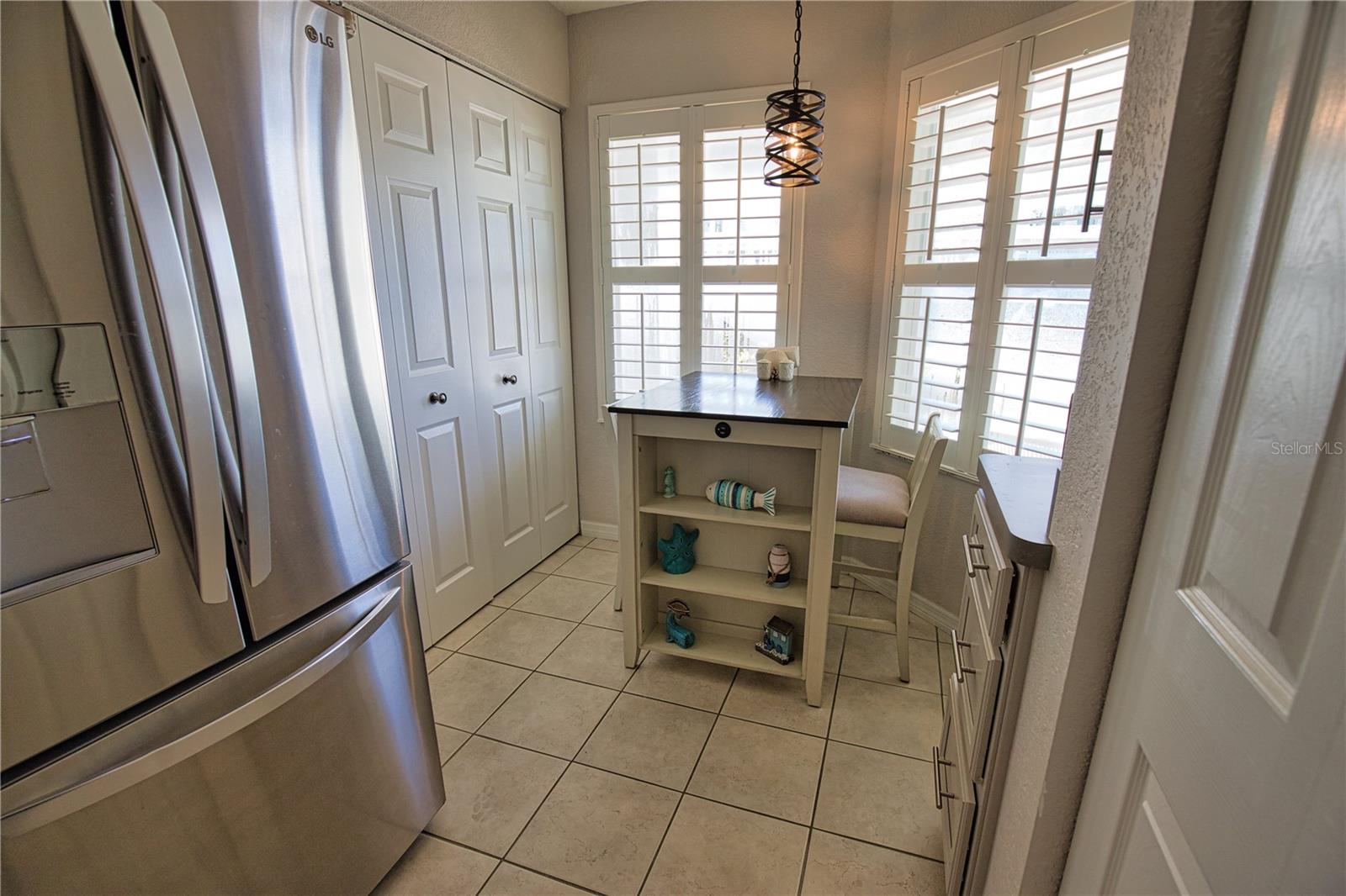 Image 8 of 40 For 5725 Greenwood Avenue 3103