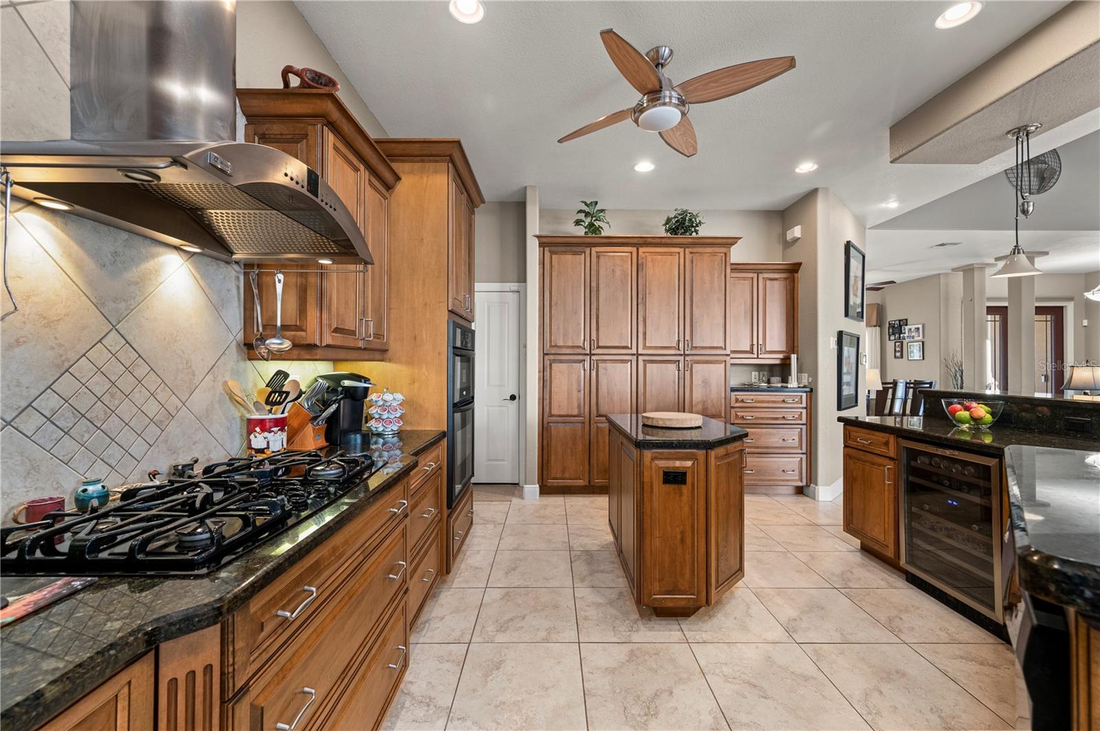 Image 24 of 80 For 48 Colony Point Drive