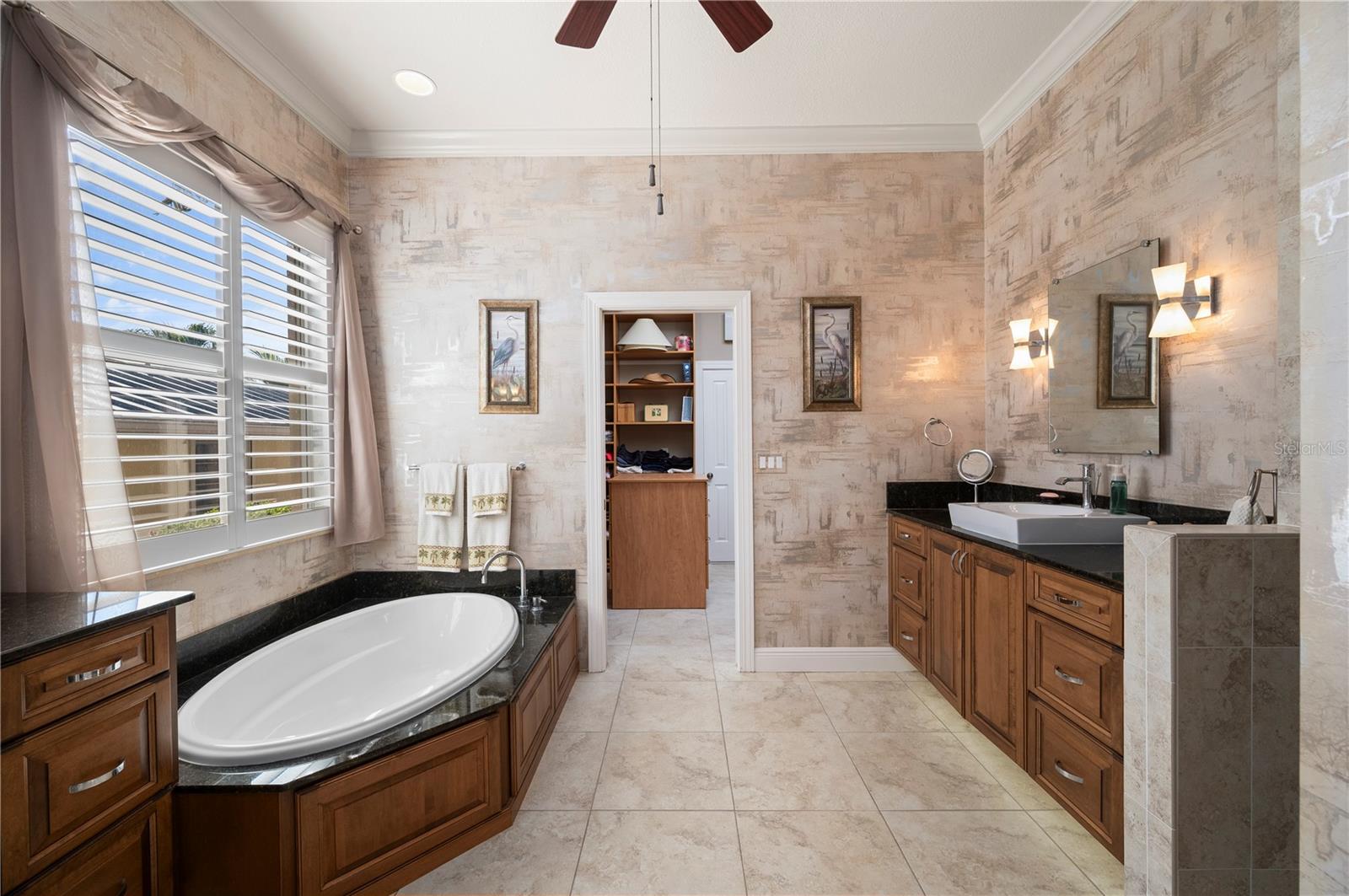 Image 40 of 80 For 48 Colony Point Drive