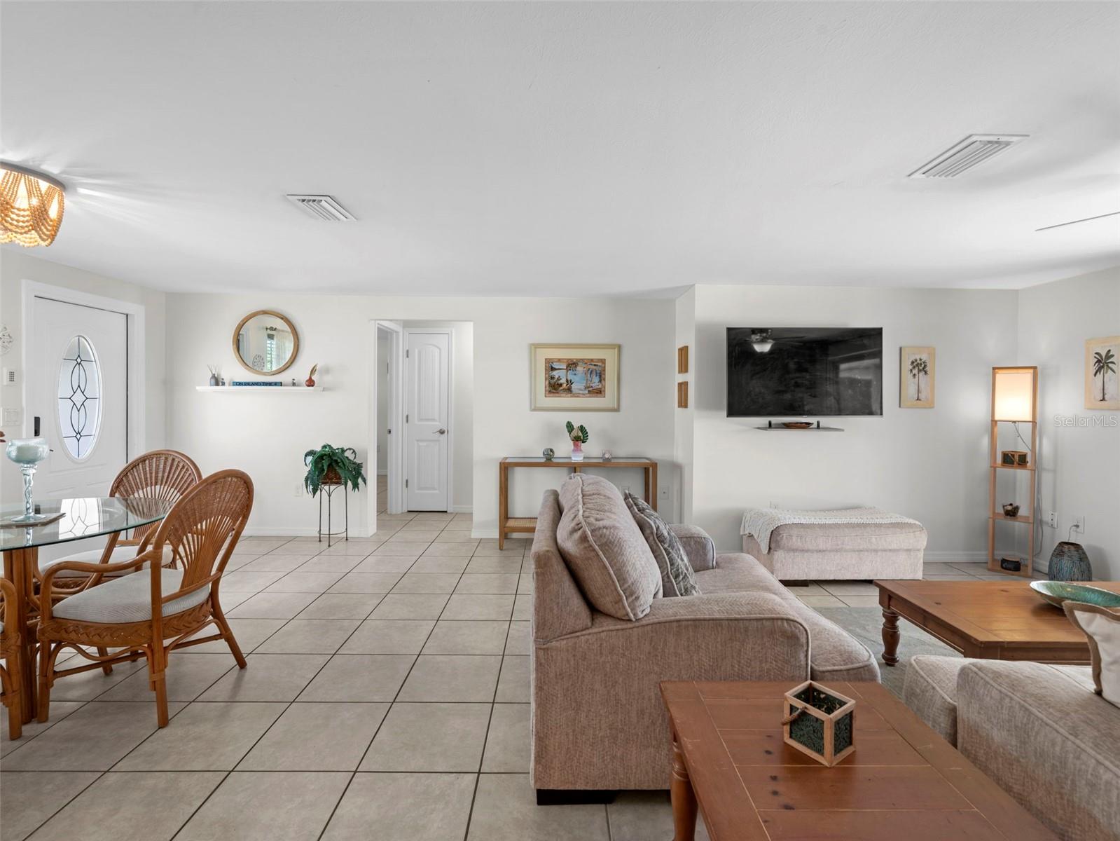 Image 11 of 49 For 1191 Manor Road