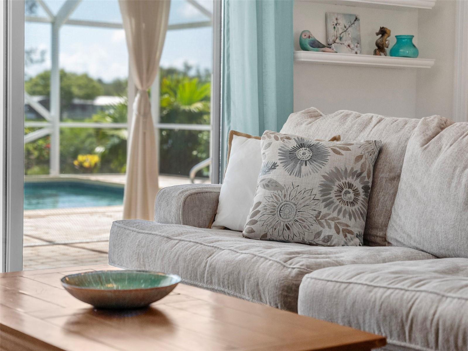 Image 14 of 49 For 1191 Manor Road