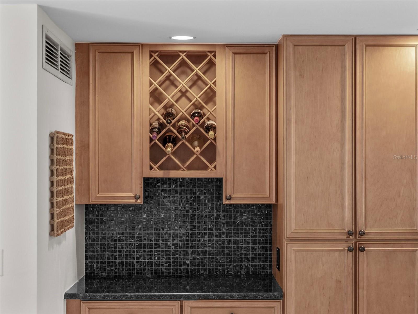 Image 16 of 49 For 1191 Manor Road