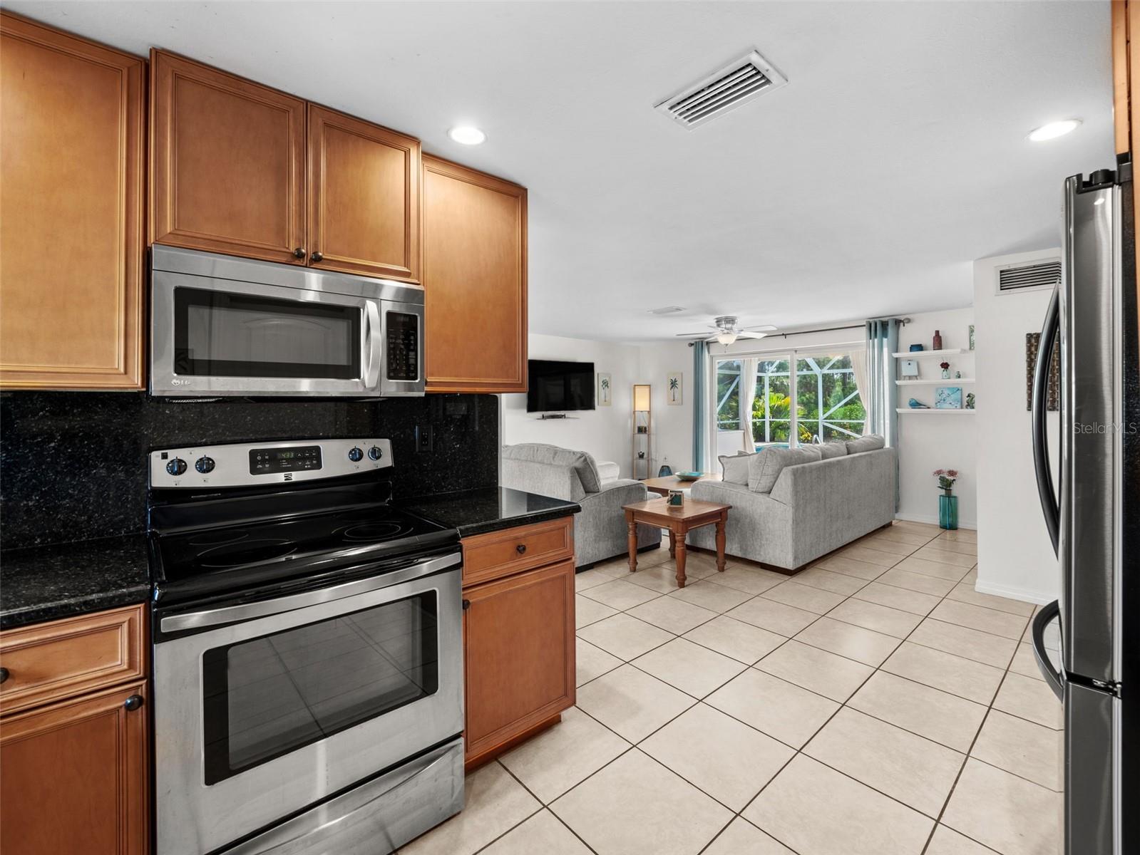 Image 21 of 49 For 1191 Manor Road