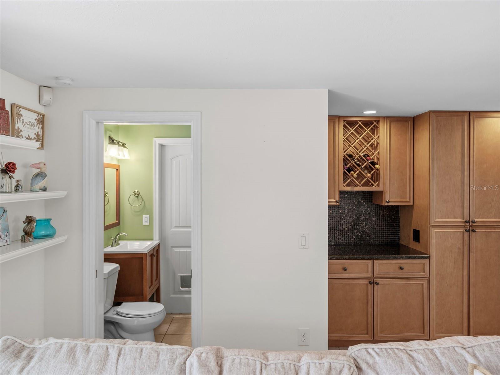 Image 22 of 49 For 1191 Manor Road