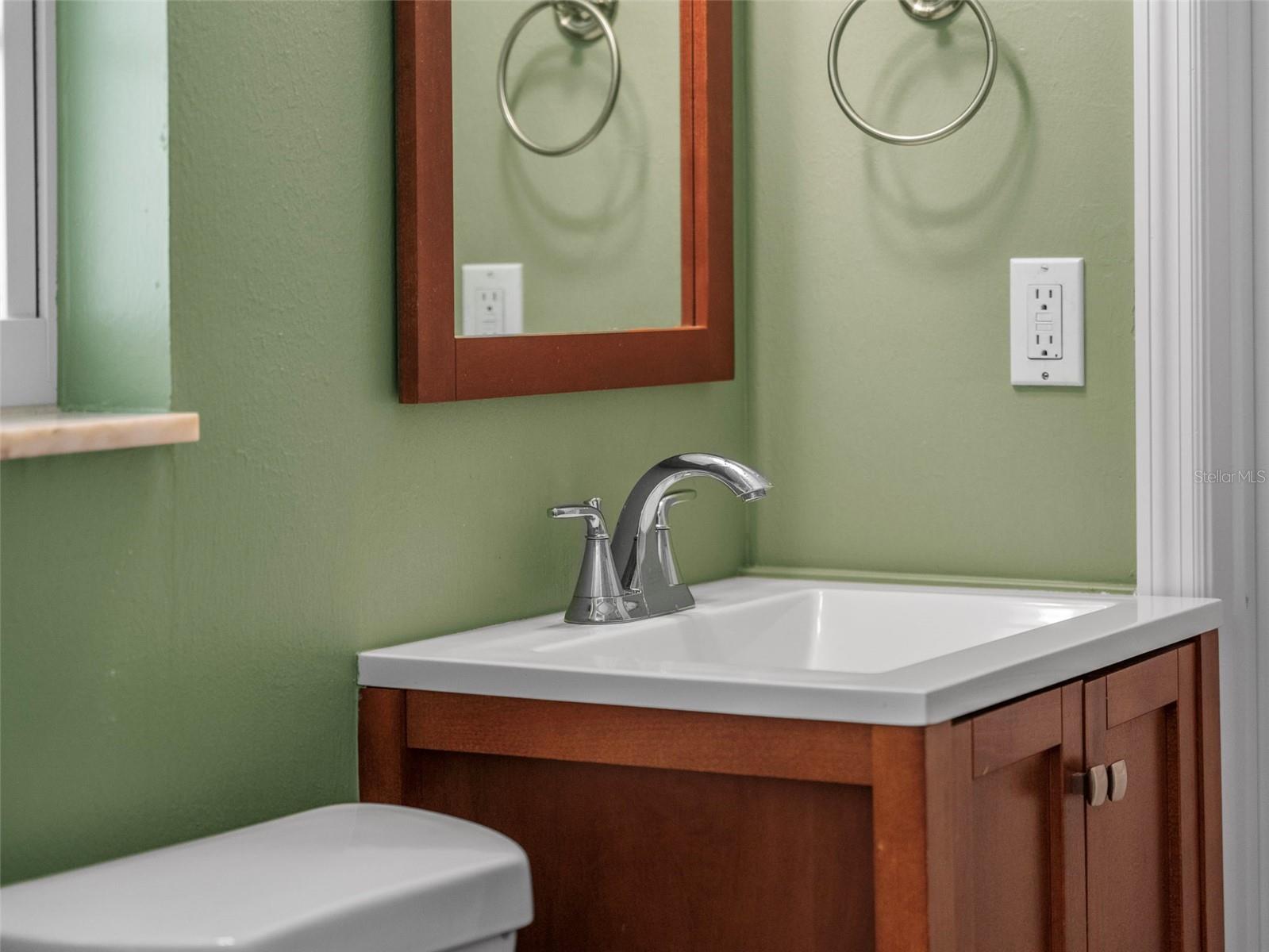 Image 31 of 49 For 1191 Manor Road