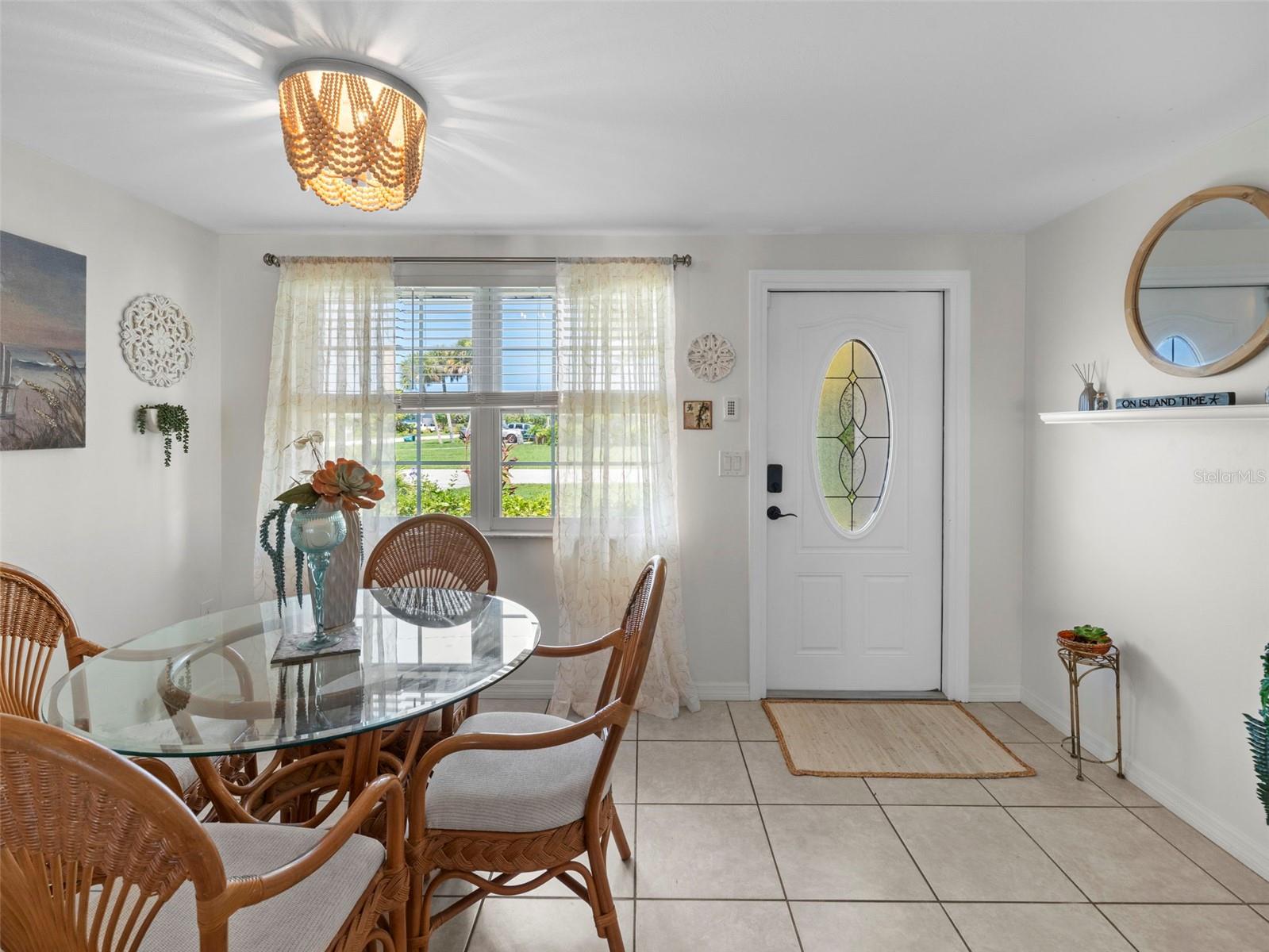 Image 5 of 49 For 1191 Manor Road