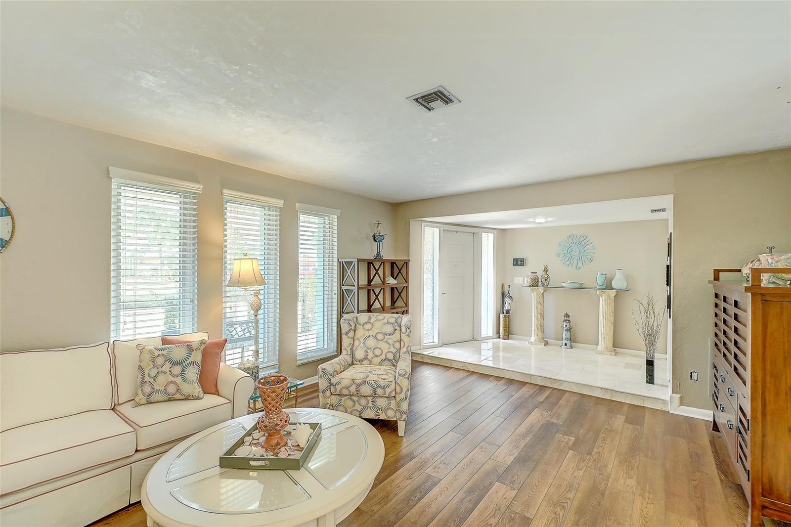 Image 14 of 53 For 5345 Shalley Circle W