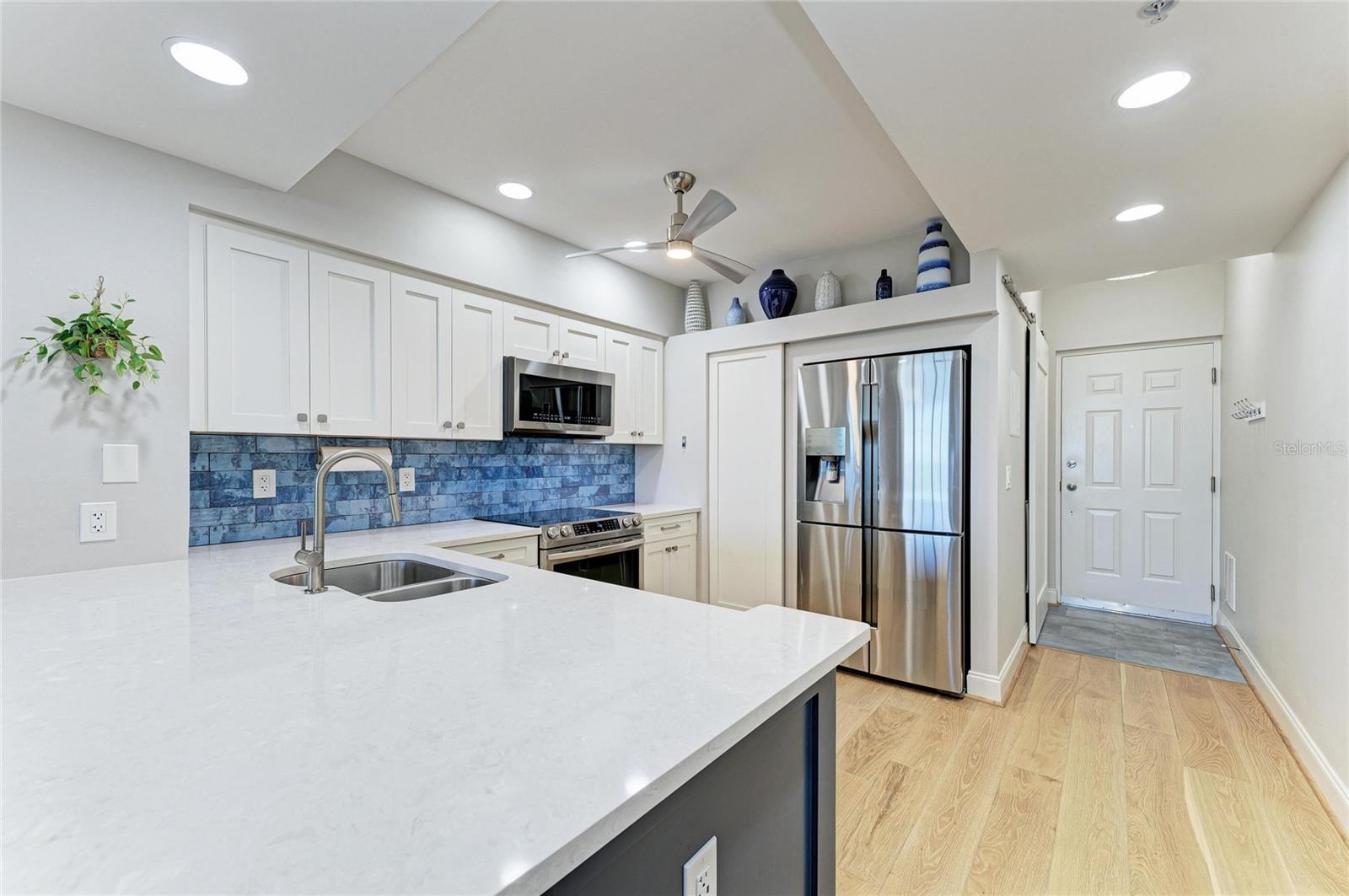 Image 12 of 40 For 3191 Matecumbe Key Road 307