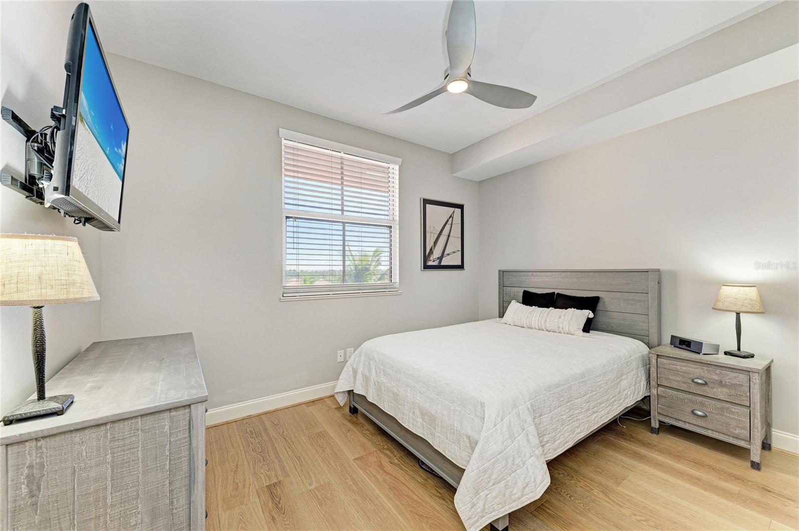 Image 21 of 40 For 3191 Matecumbe Key Road 307