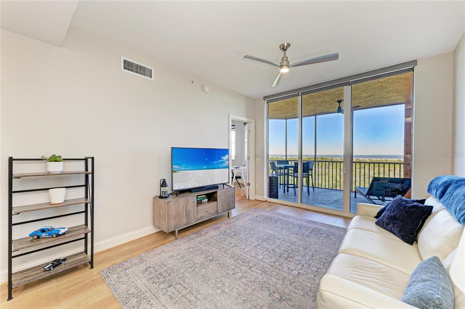 Image 24 of 40 For 3191 Matecumbe Key Road 307