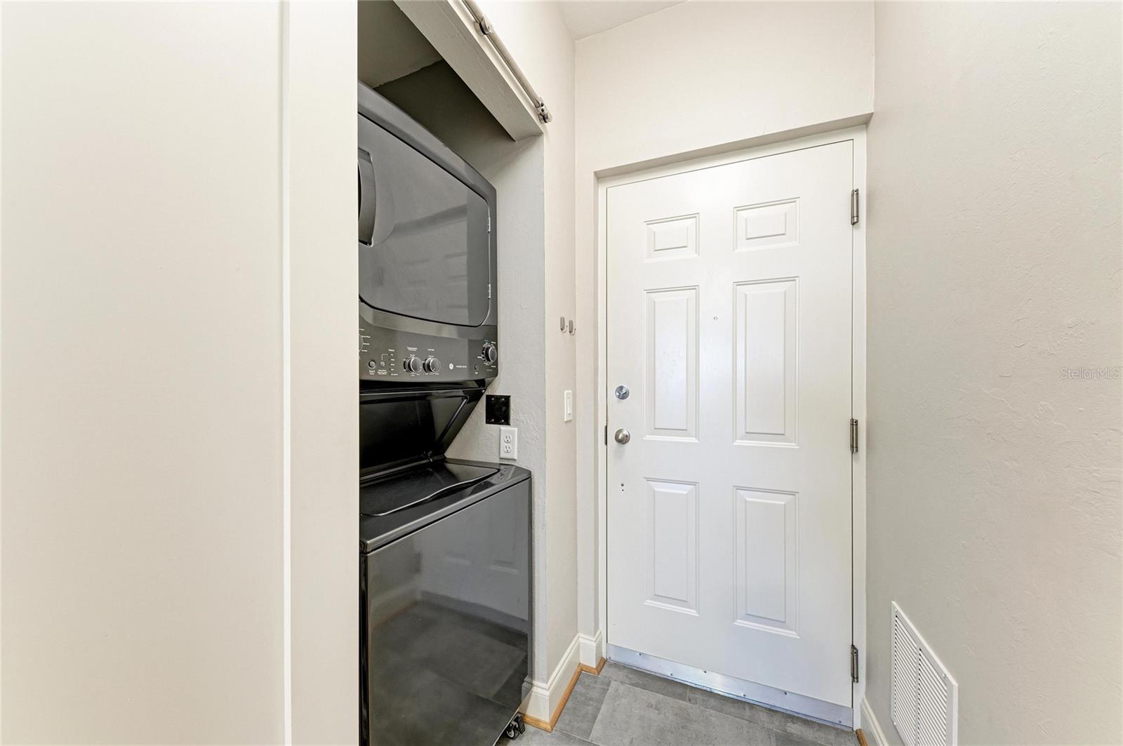 Image 26 of 40 For 3191 Matecumbe Key Road 307