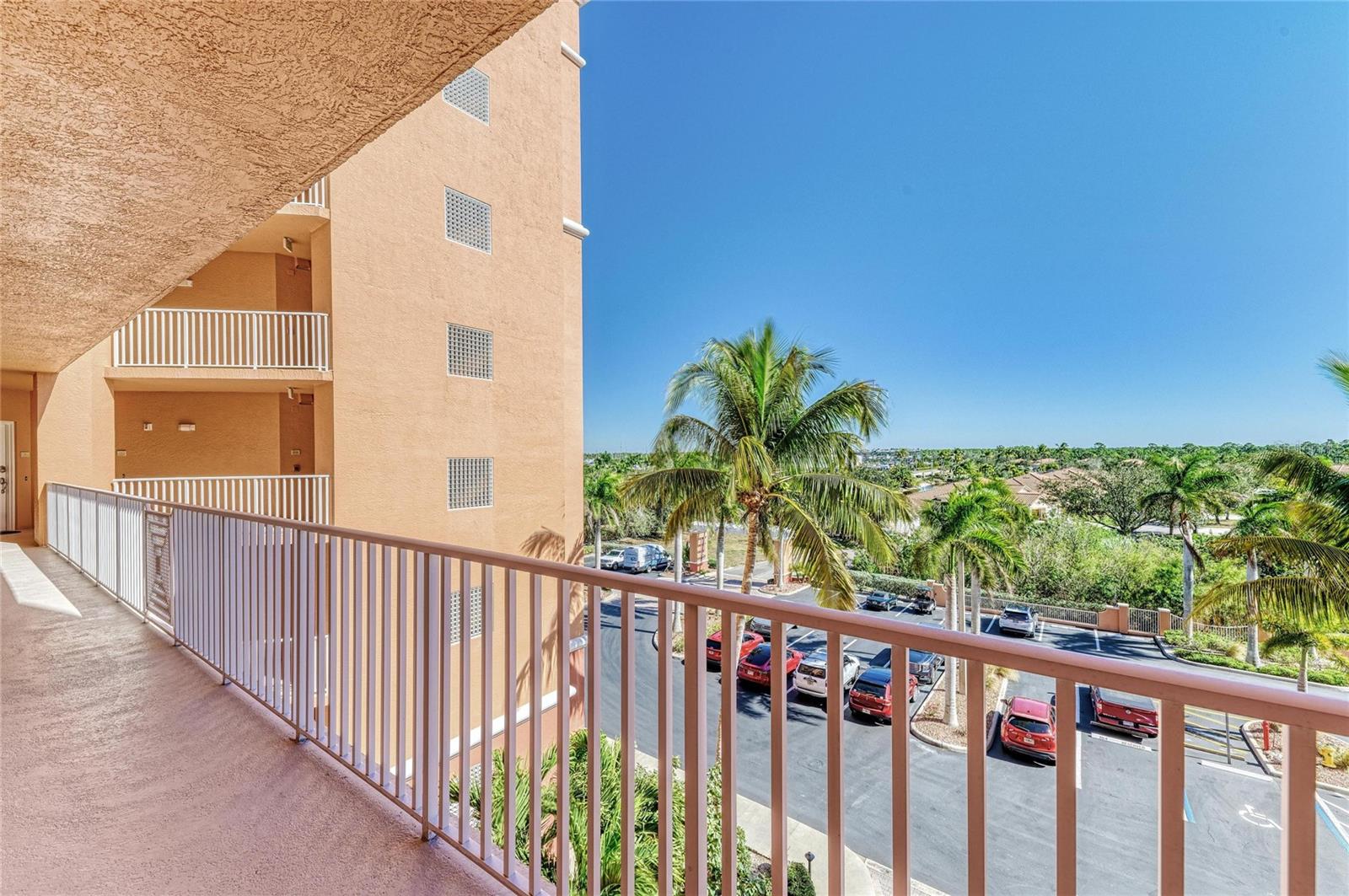 Image 32 of 40 For 3191 Matecumbe Key Road 307