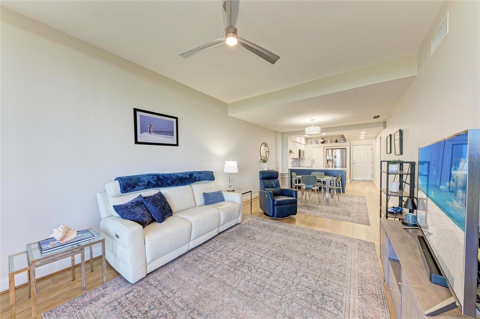 Image 7 of 40 For 3191 Matecumbe Key Road 307